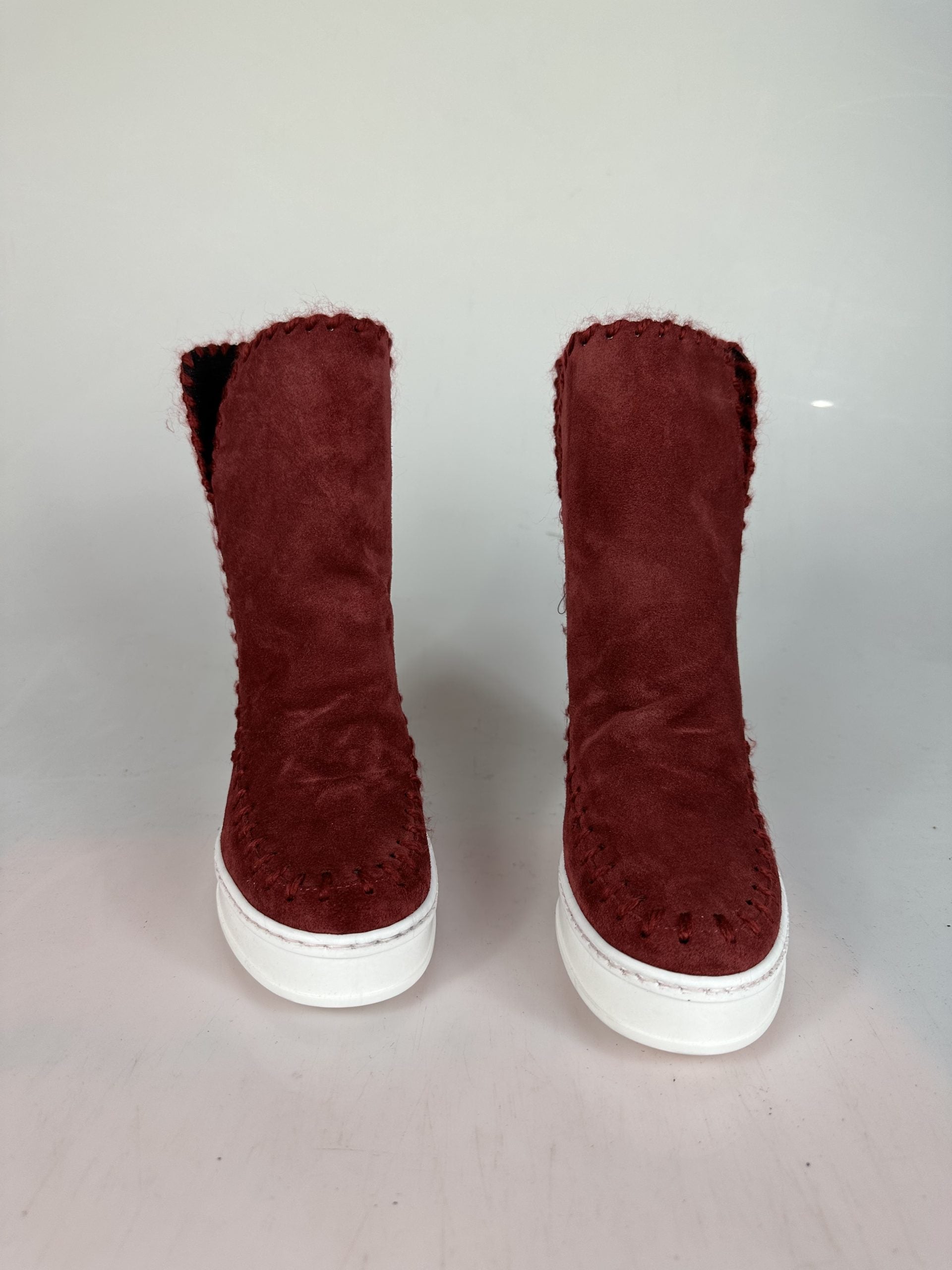 Louu ruby ​​suede