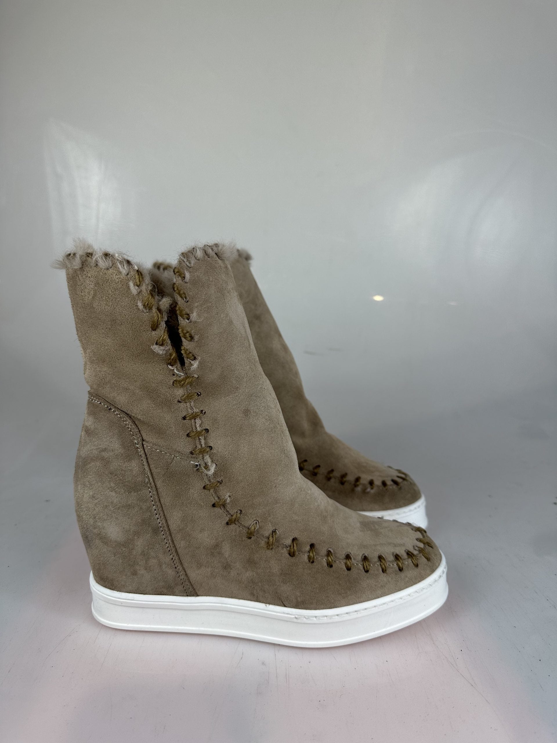 Louu cam beige pile beige