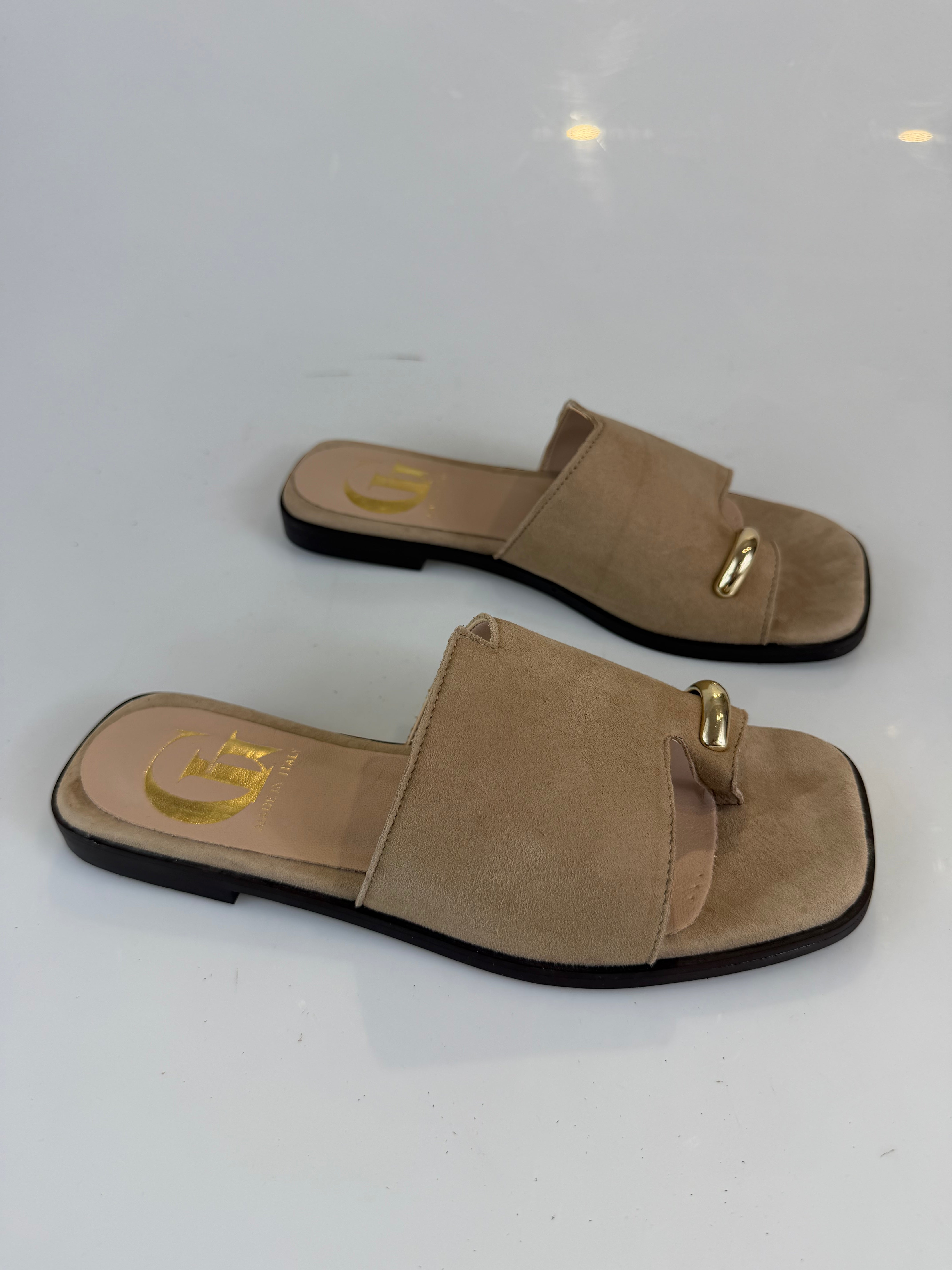 Ciabatta anello camoscio beige  205