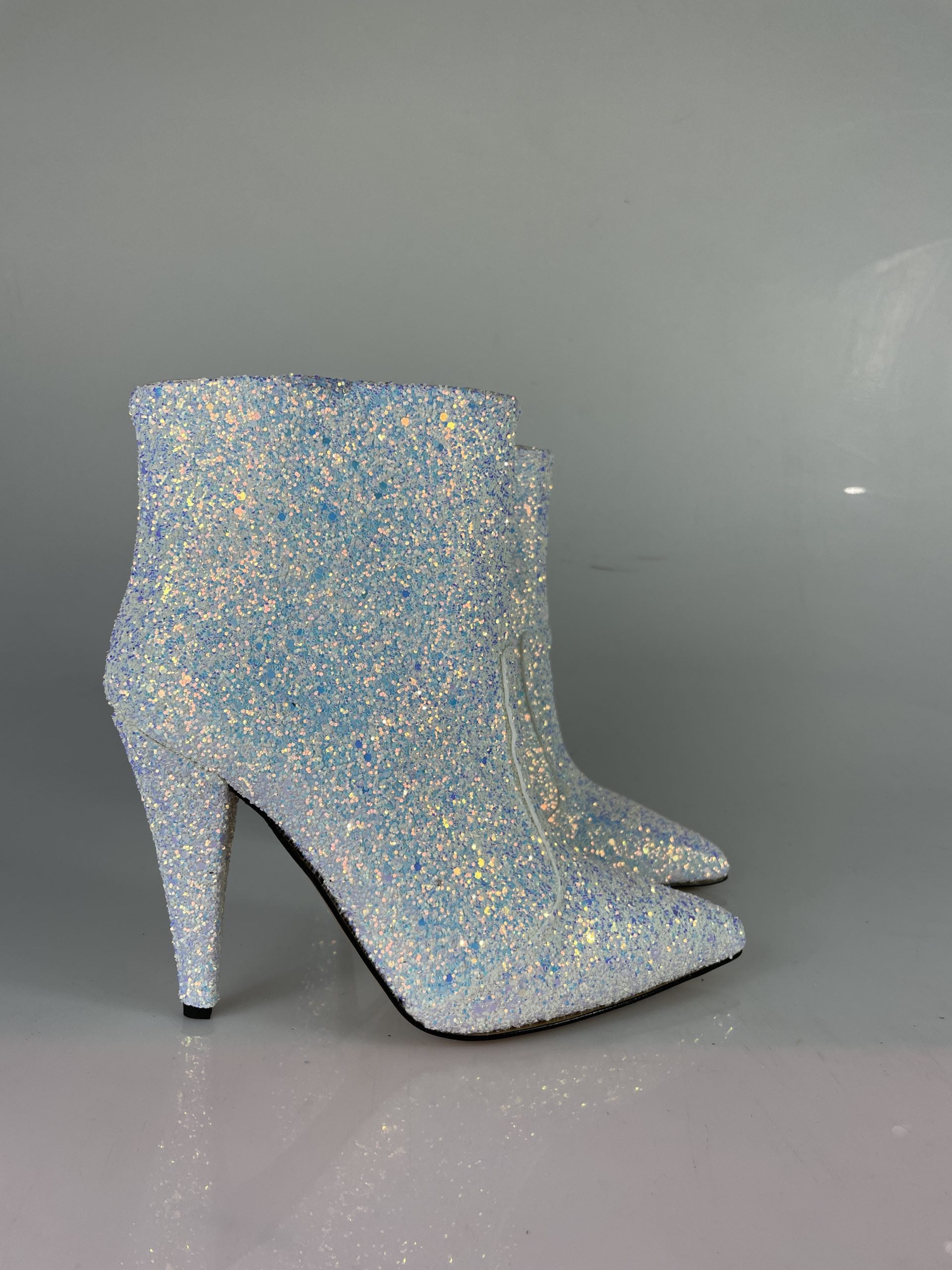 1570 Cesare glitter borealis