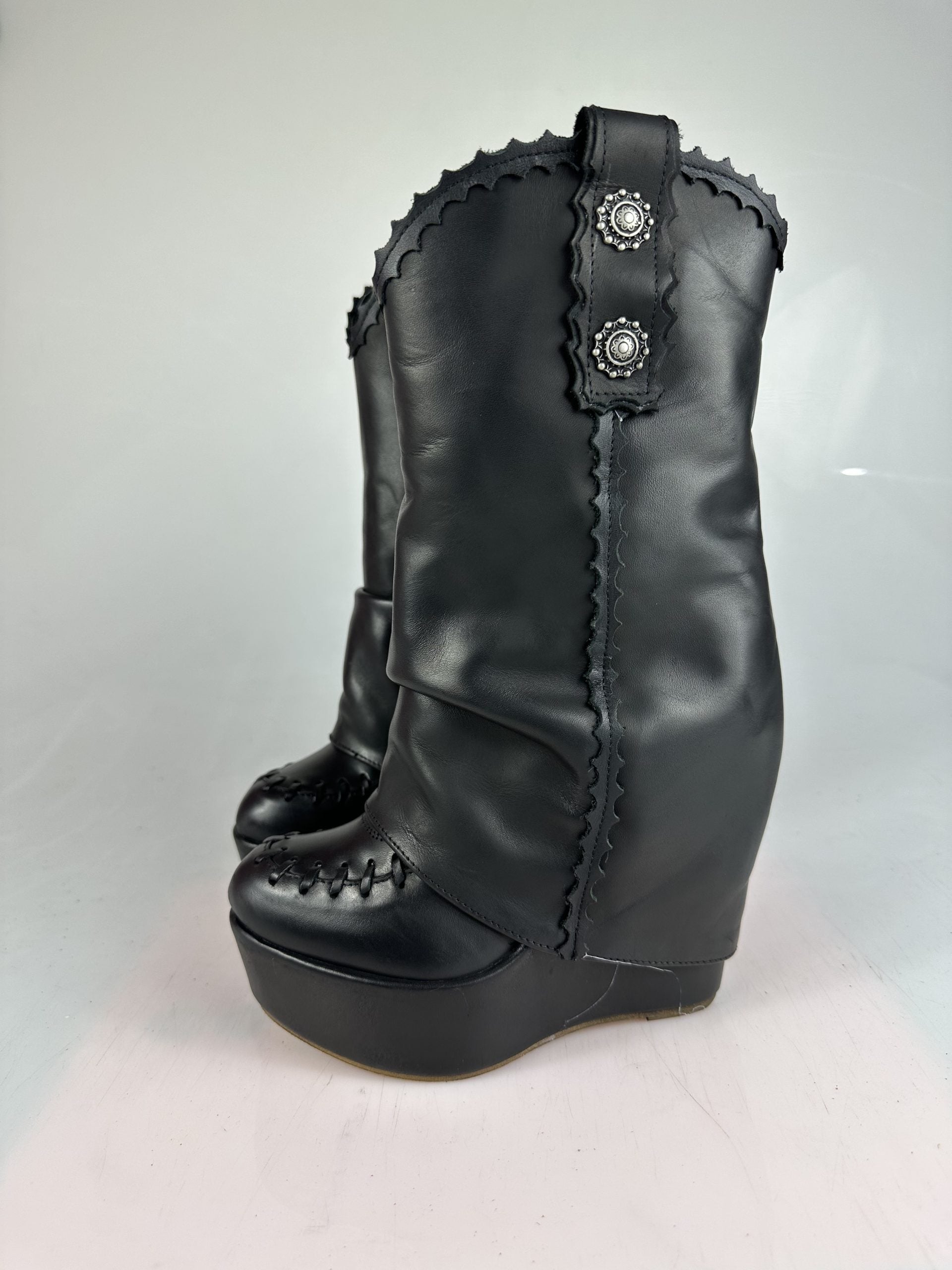Carmensita Euphoria mid black leather basic closed toe