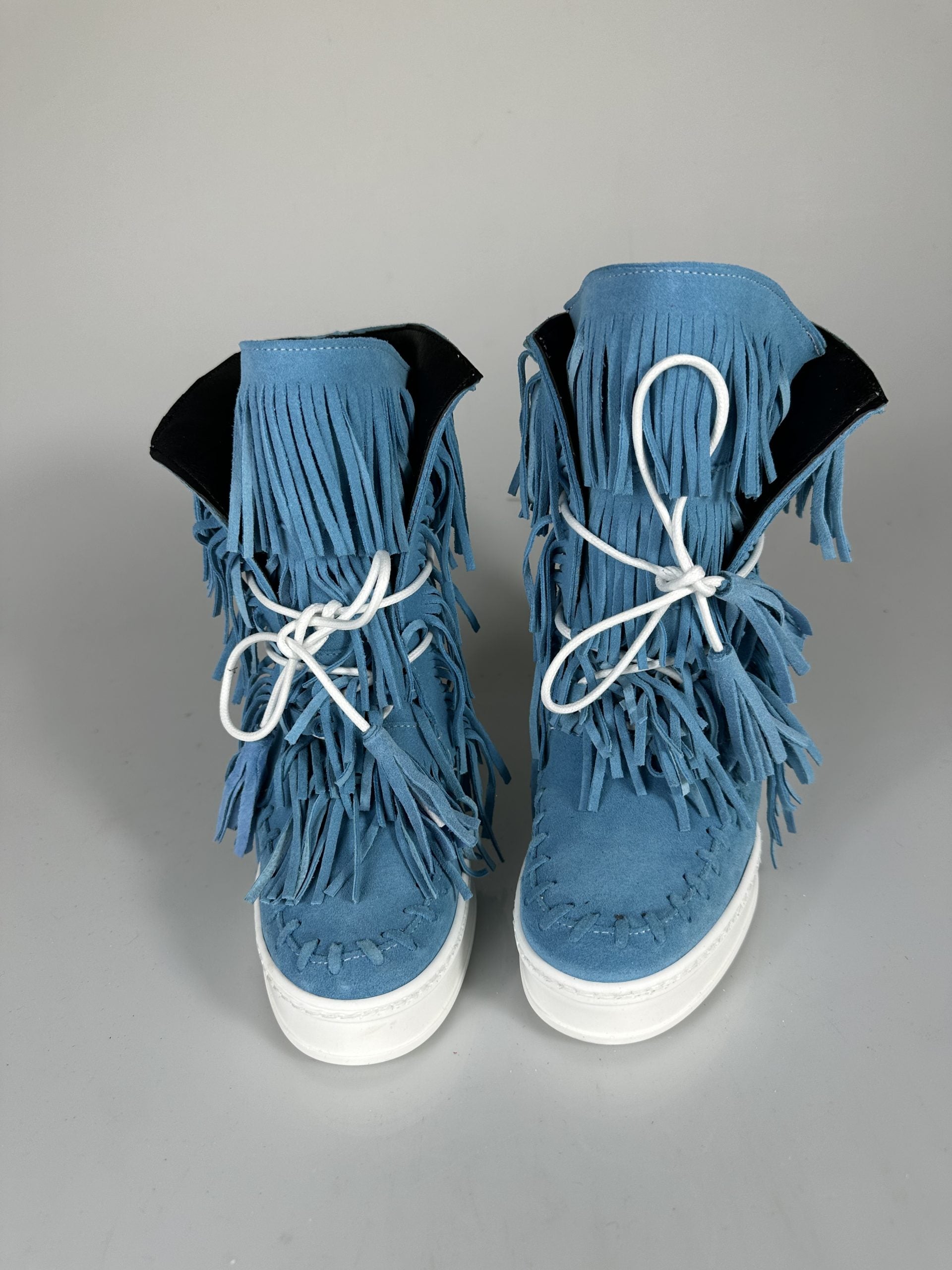 Full up turquoise suede 