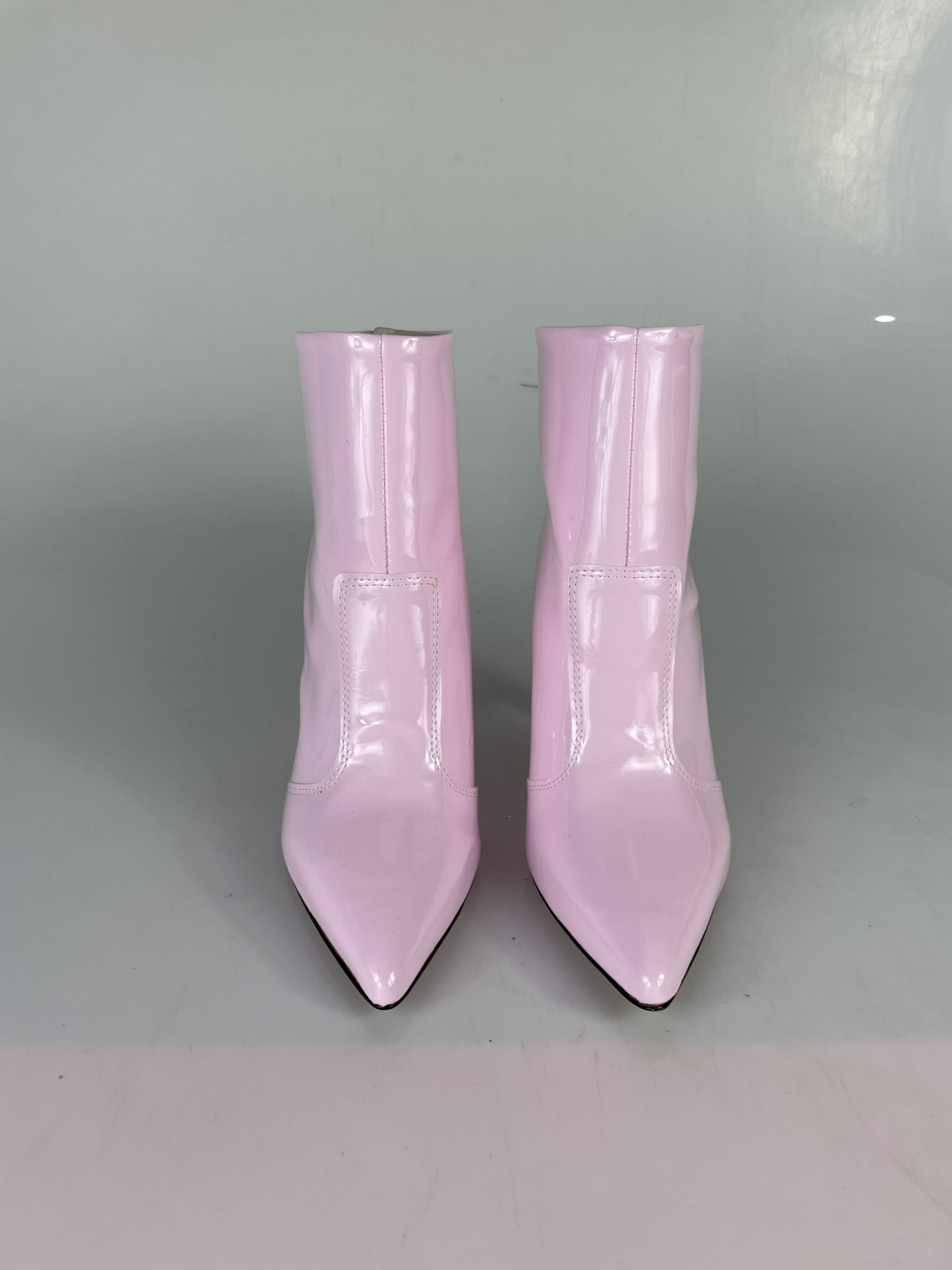 1570 Caesar pink varnish