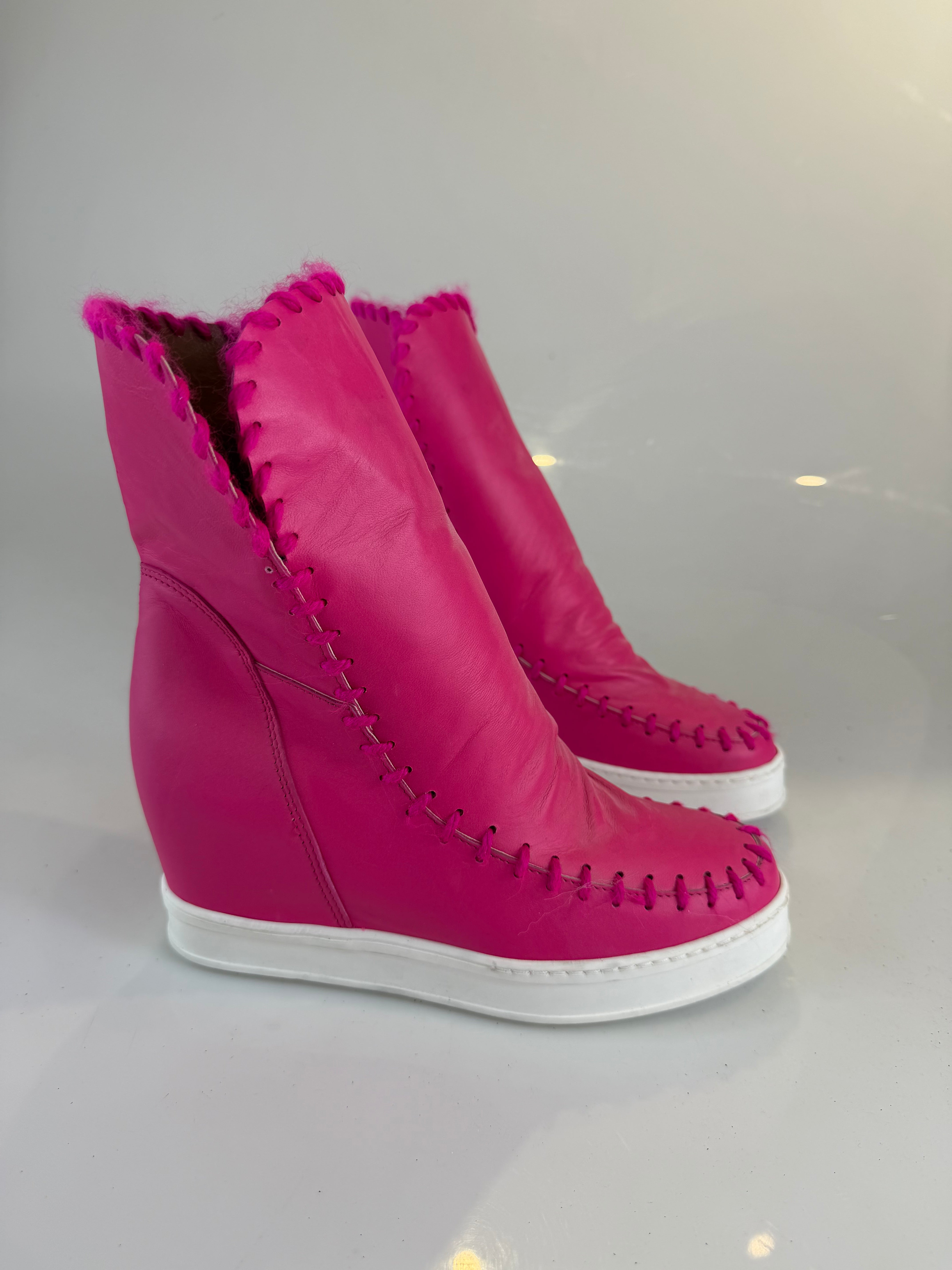 Louu pelle fuxia