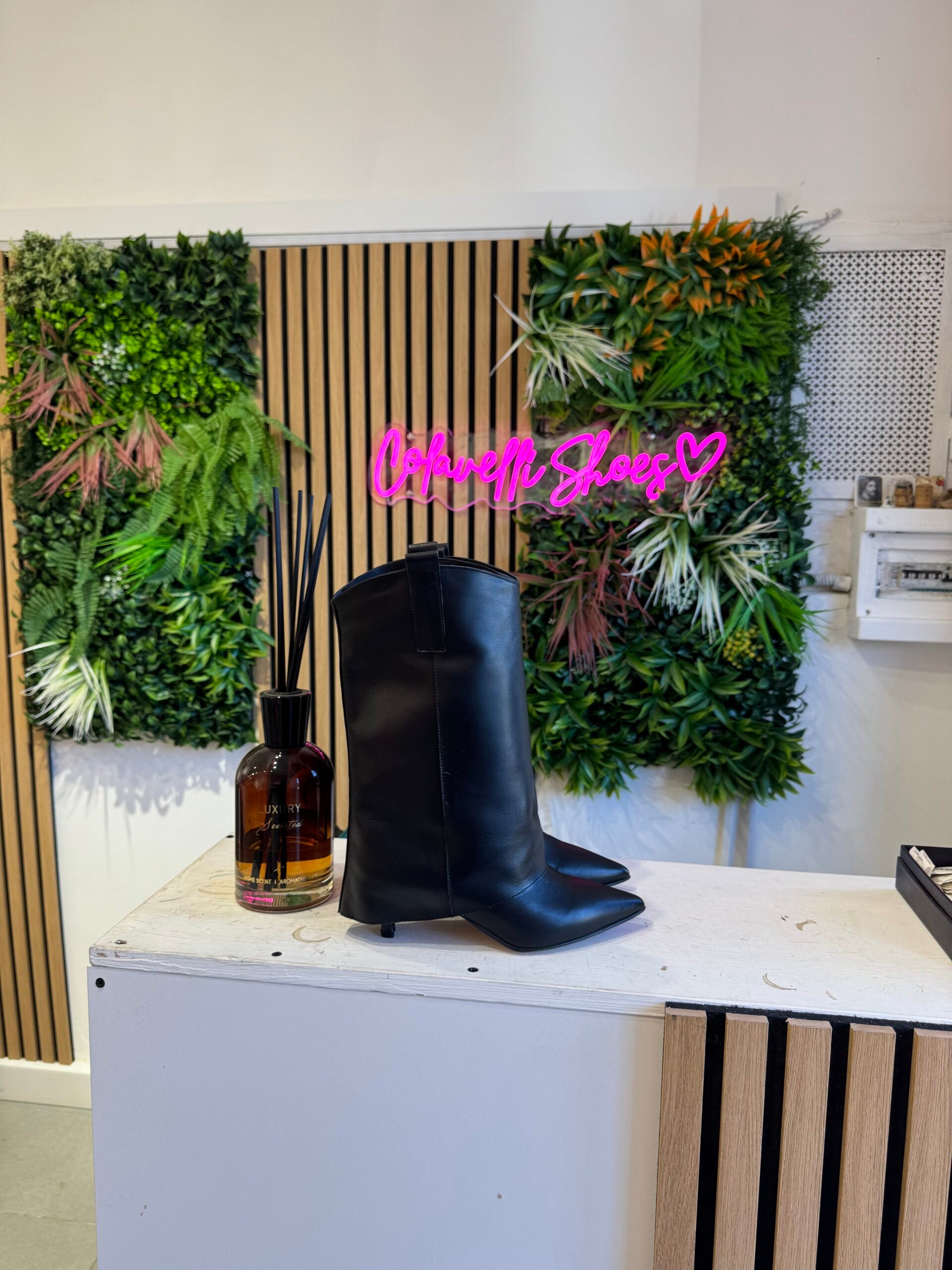 Sierra black leather