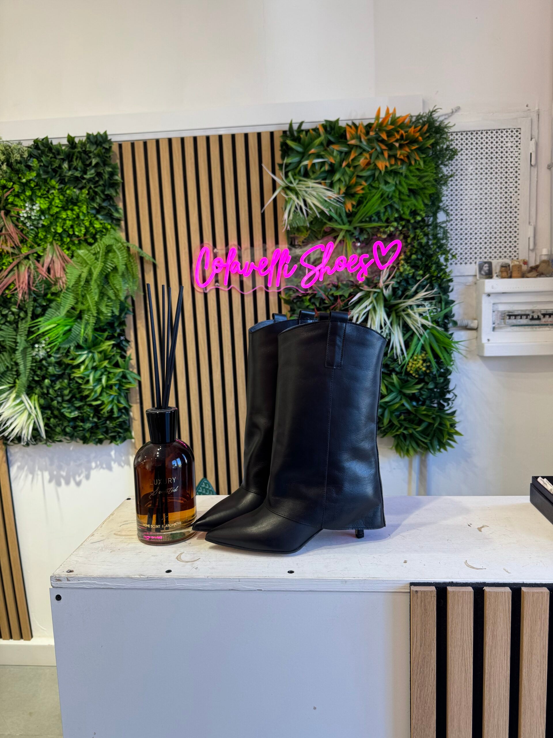 Sierra black leather