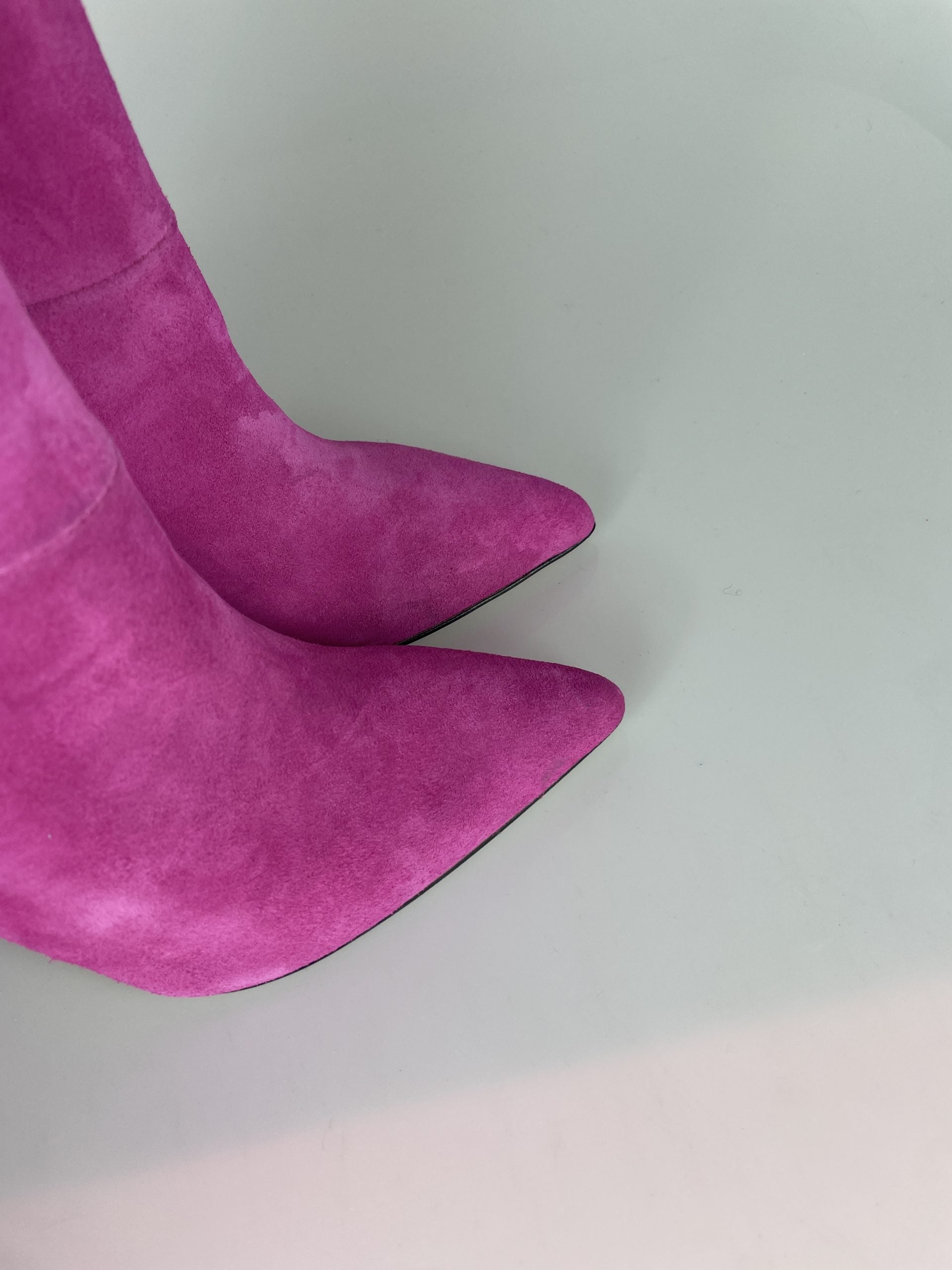 1578 fuchsia suede
