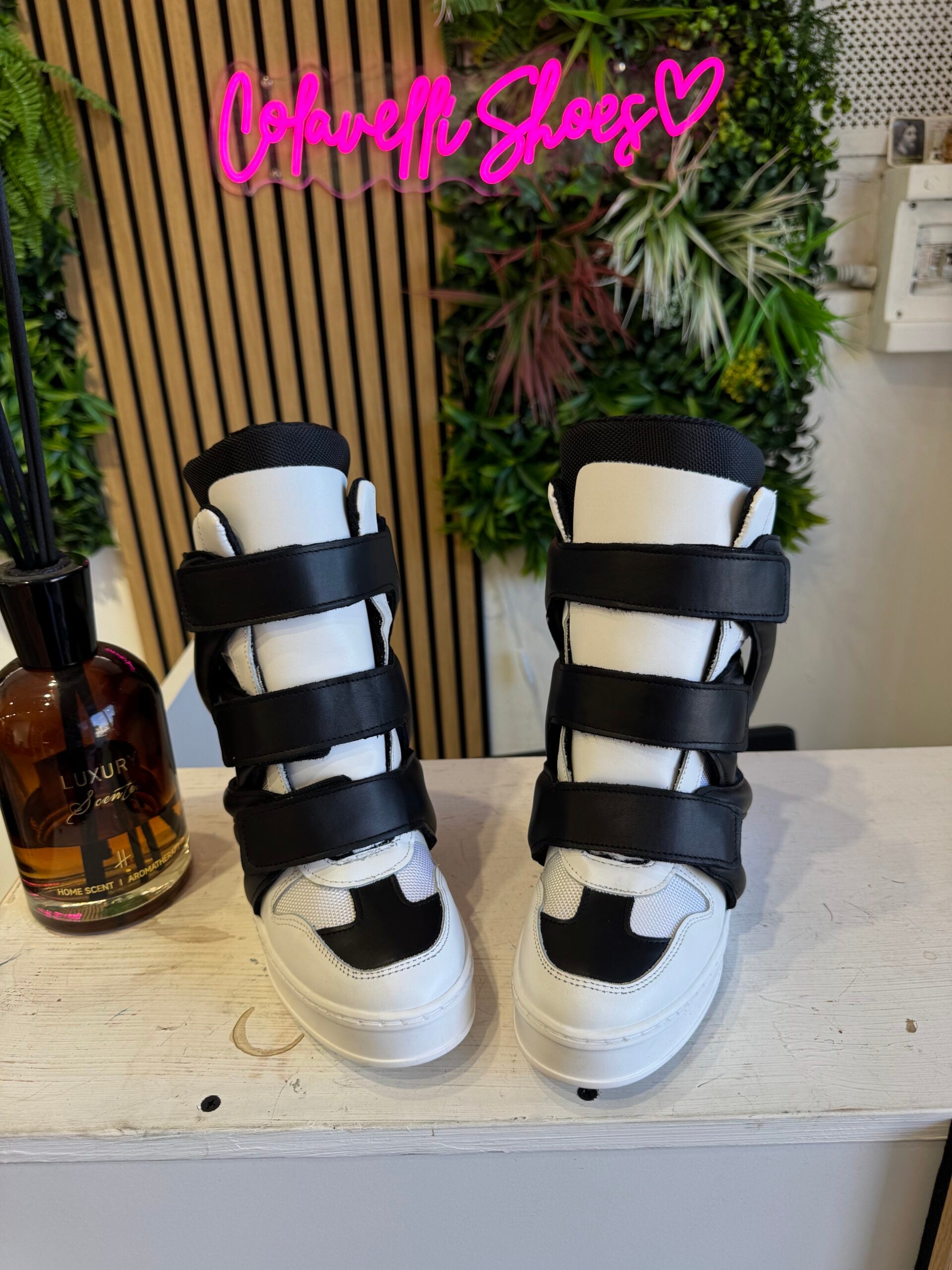 Full up train black suede leather ice