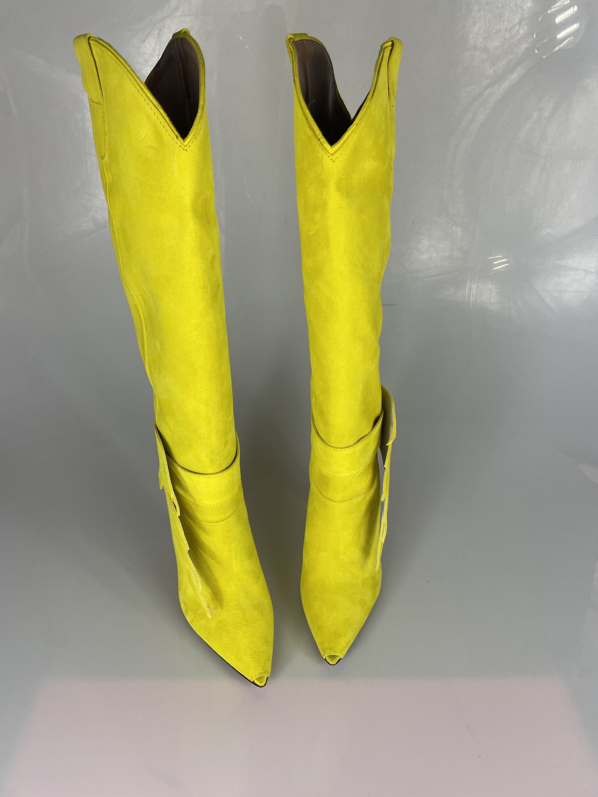 Ash yellow suede