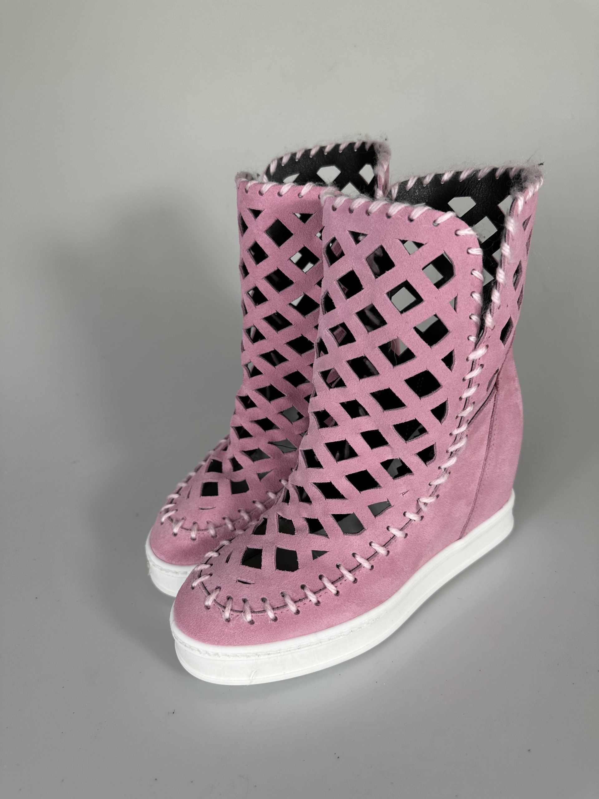 Cherry pink cam frame