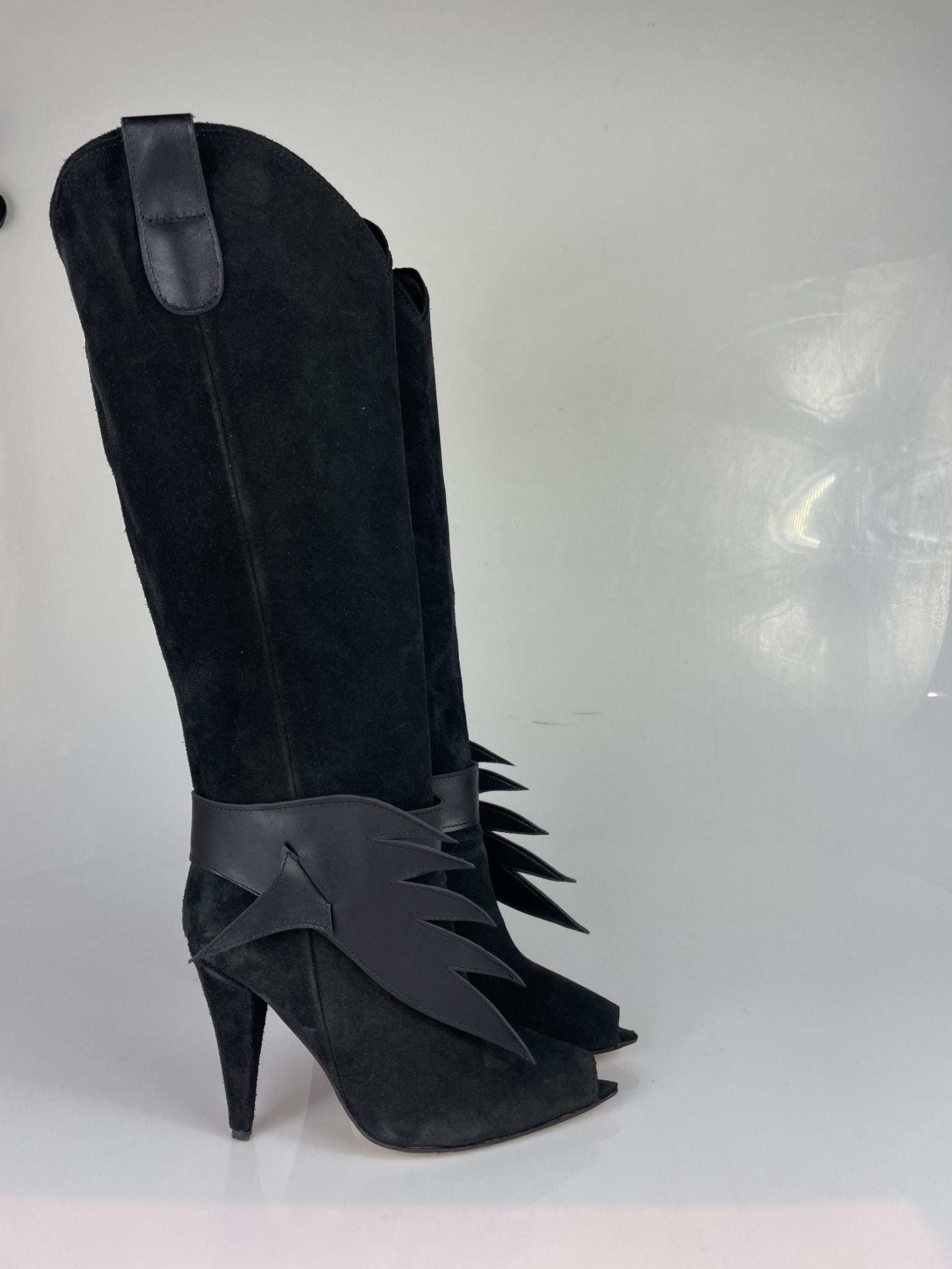 Ash black suede