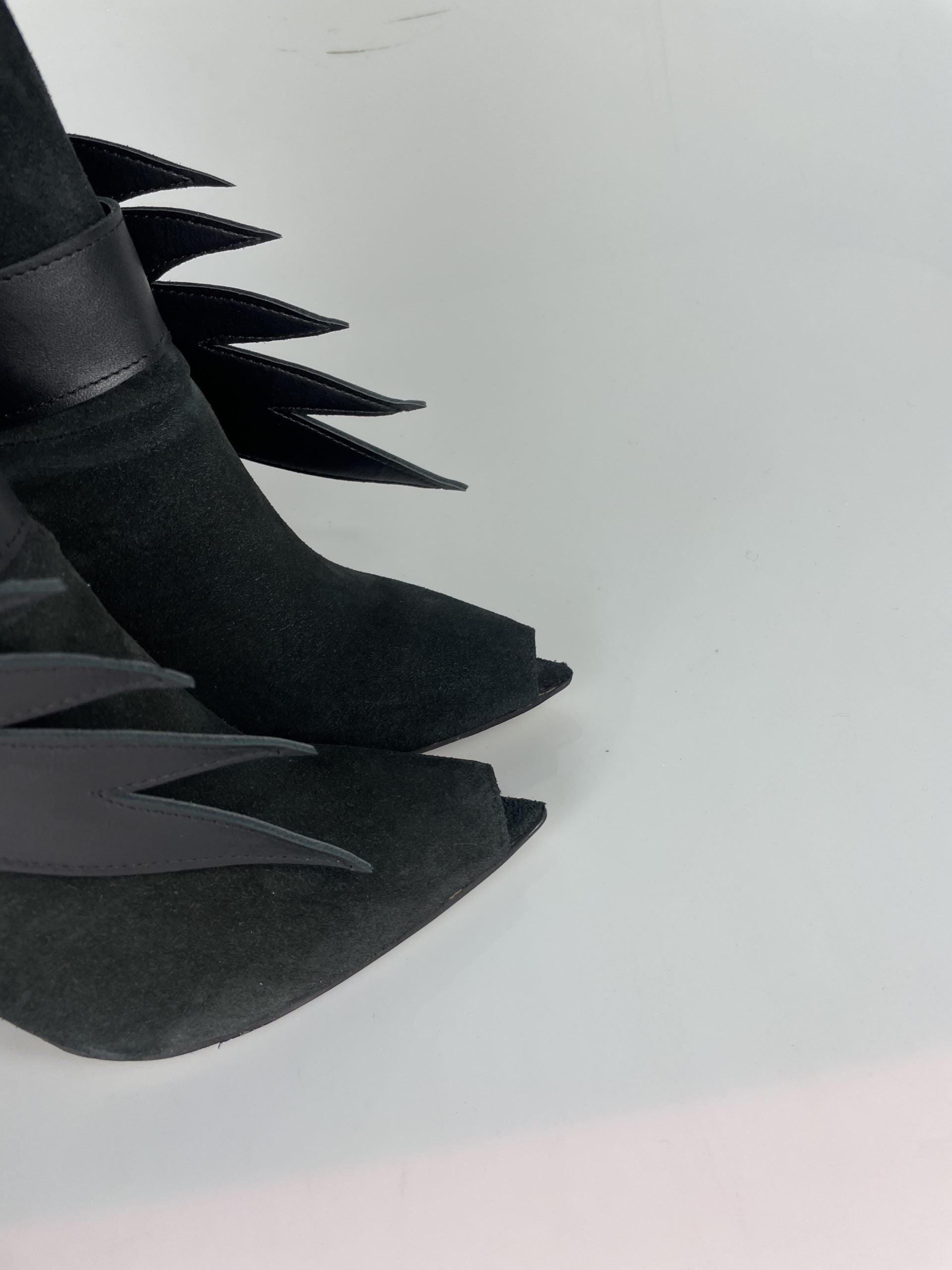 Ash black suede