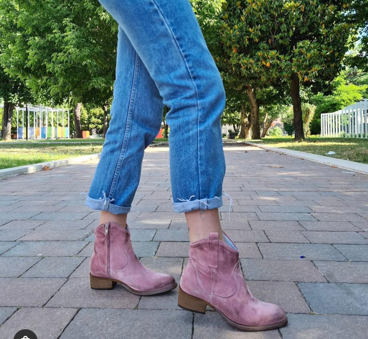 Tex10 pink suede embroidery