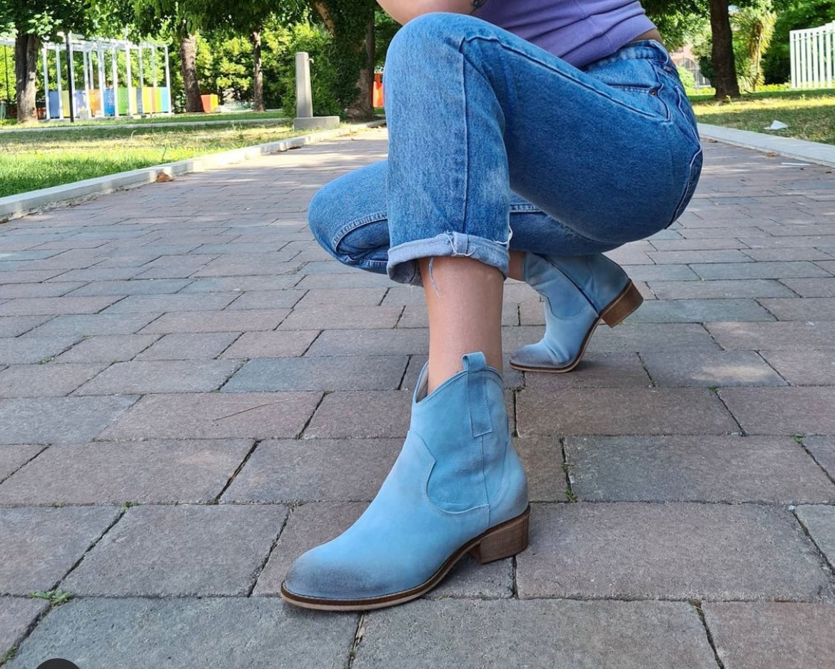 Tex10 light blue suede embroidery