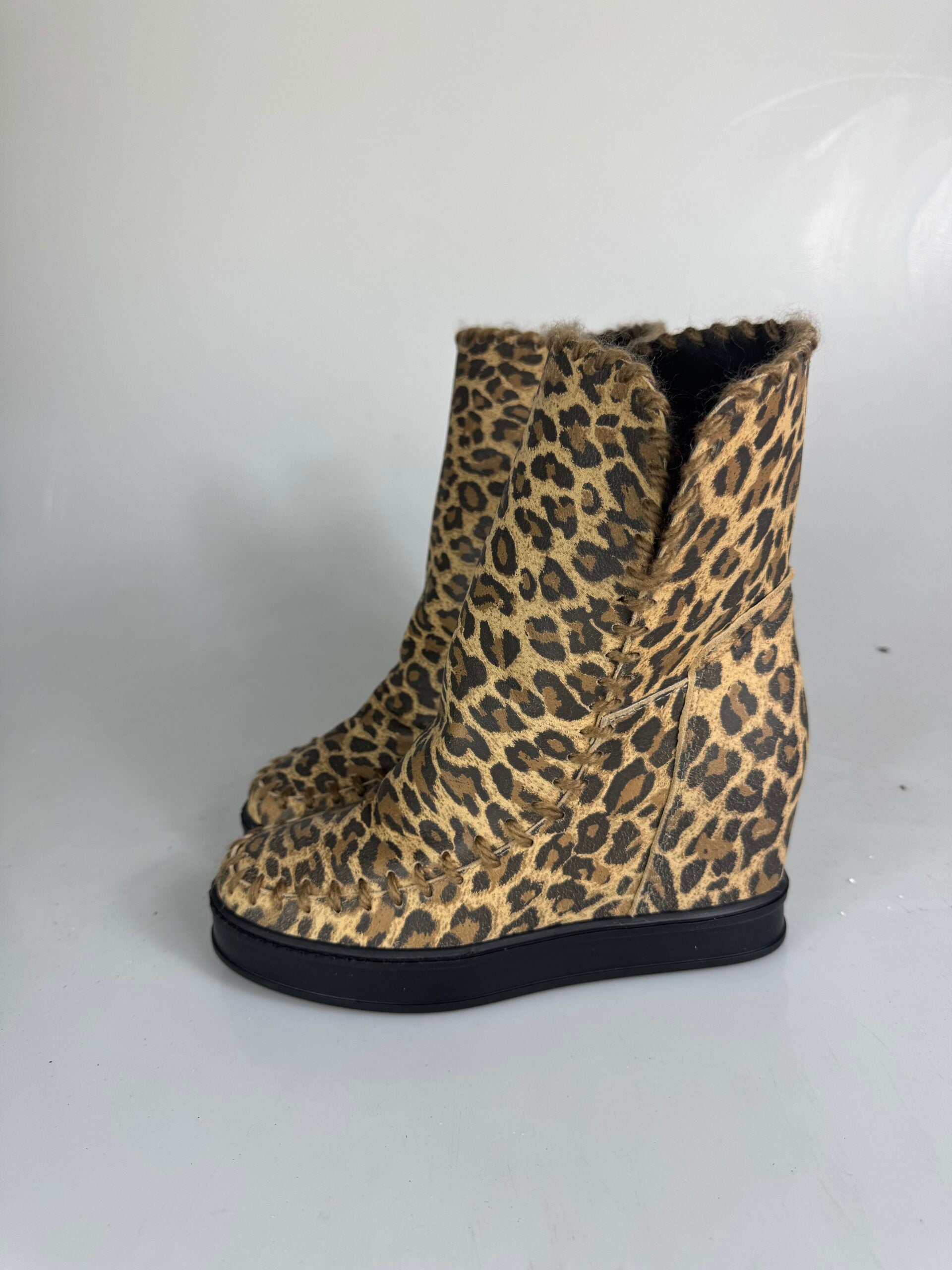 Louu spotted black sole NEW