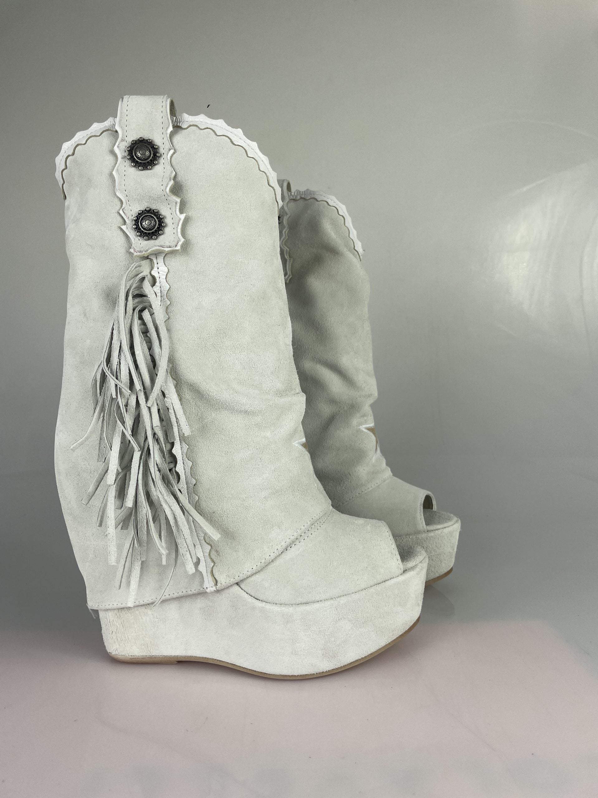 Carmensita Euphoria mid suede ice