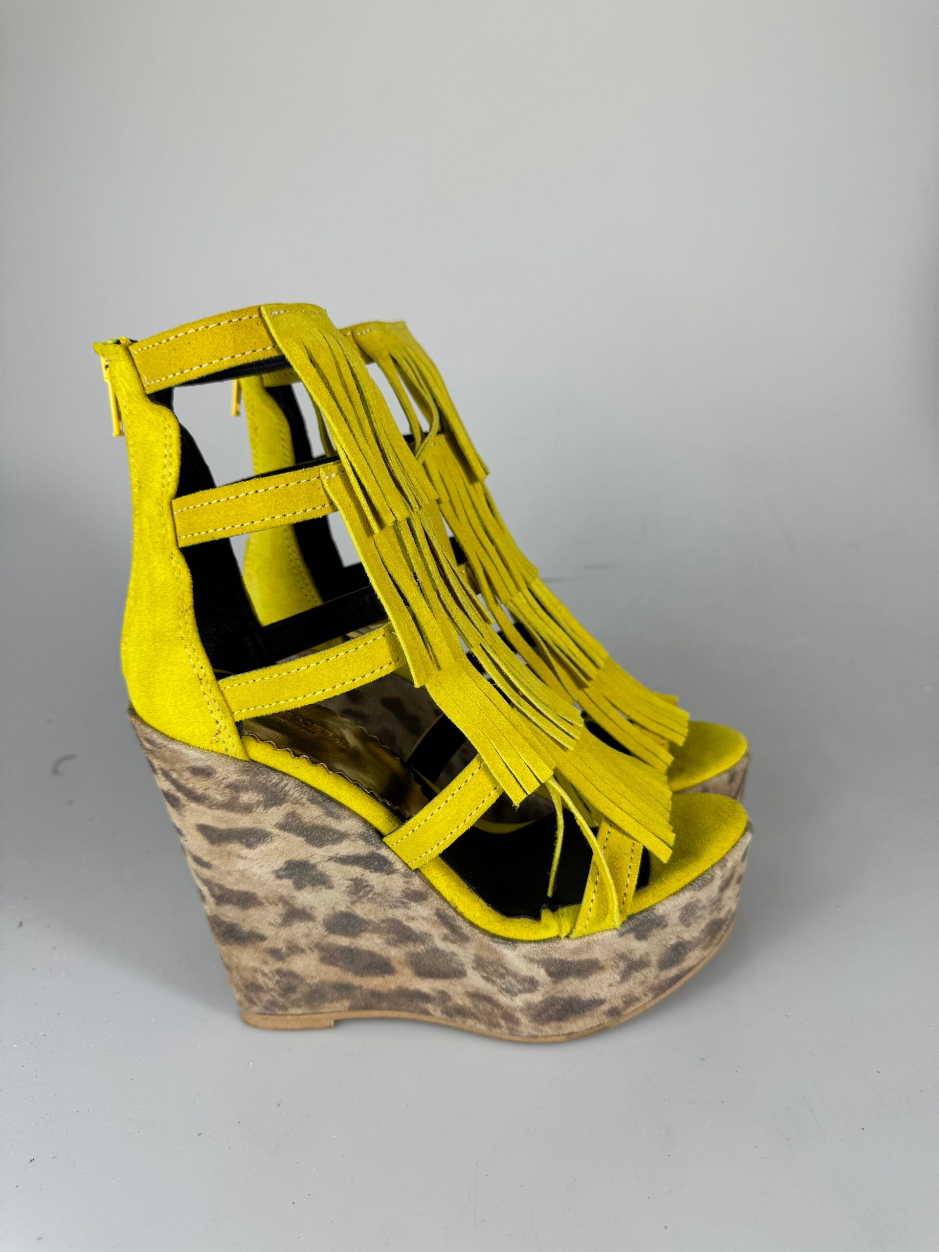Carmensita Afrodita Ante Amarillo Moteado Desgarro