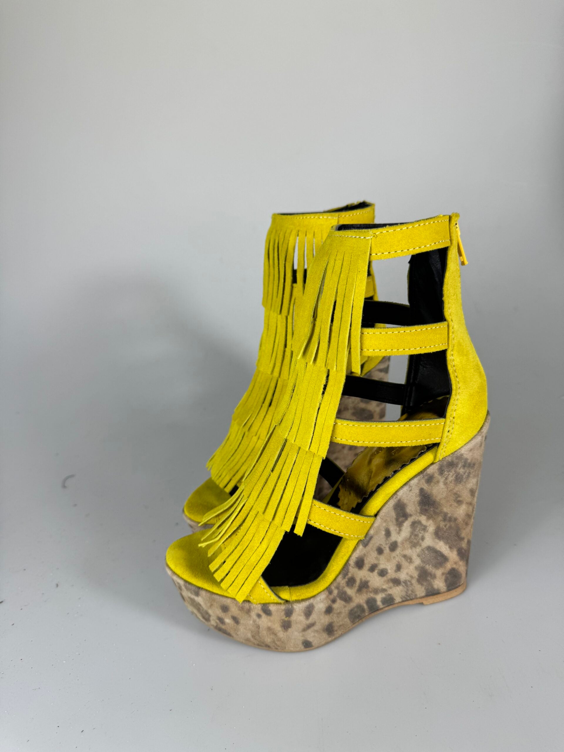 Carmensita Afrodita Ante Amarillo Moteado Desgarro