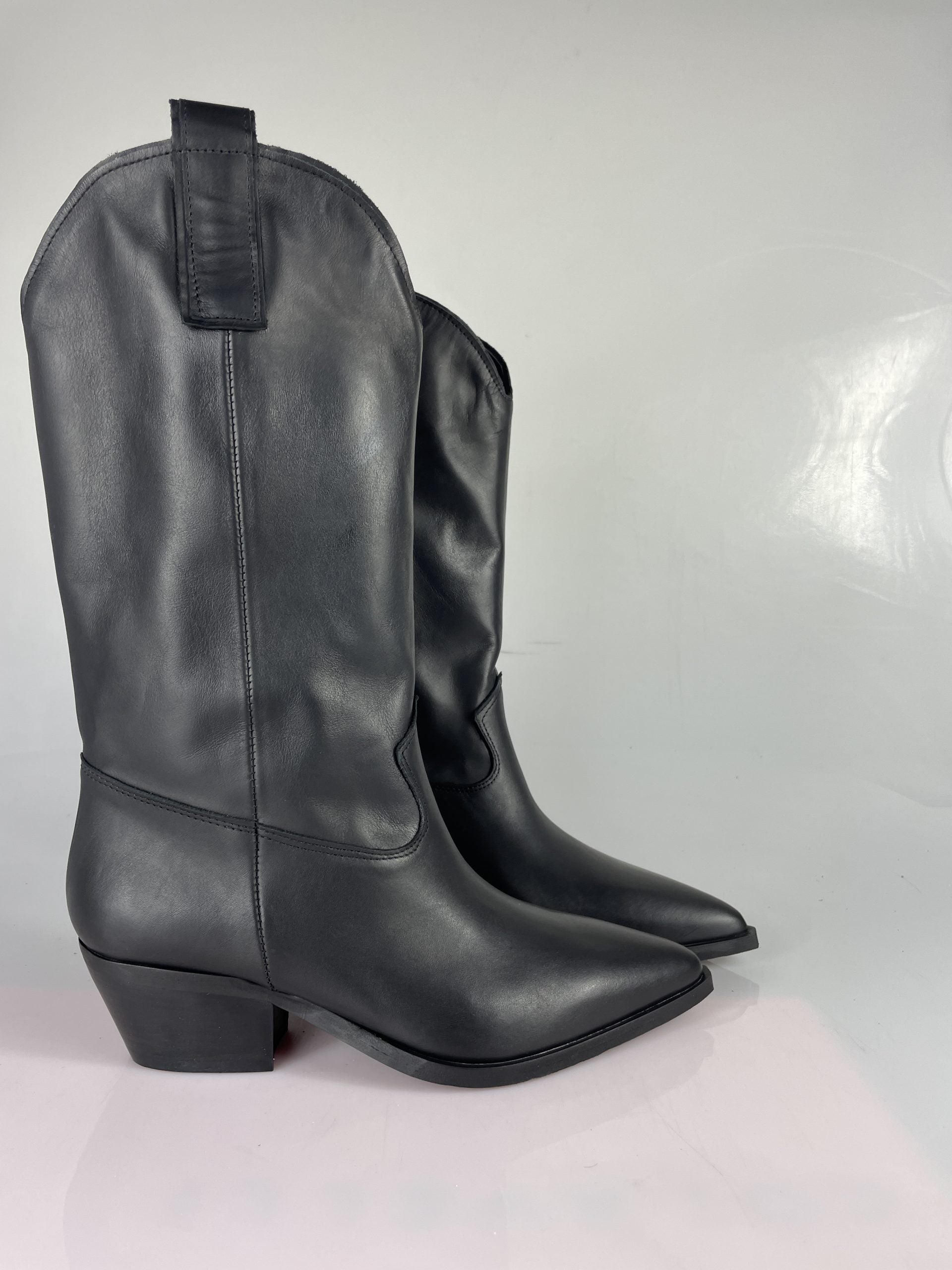 Old West Basic Black Leather