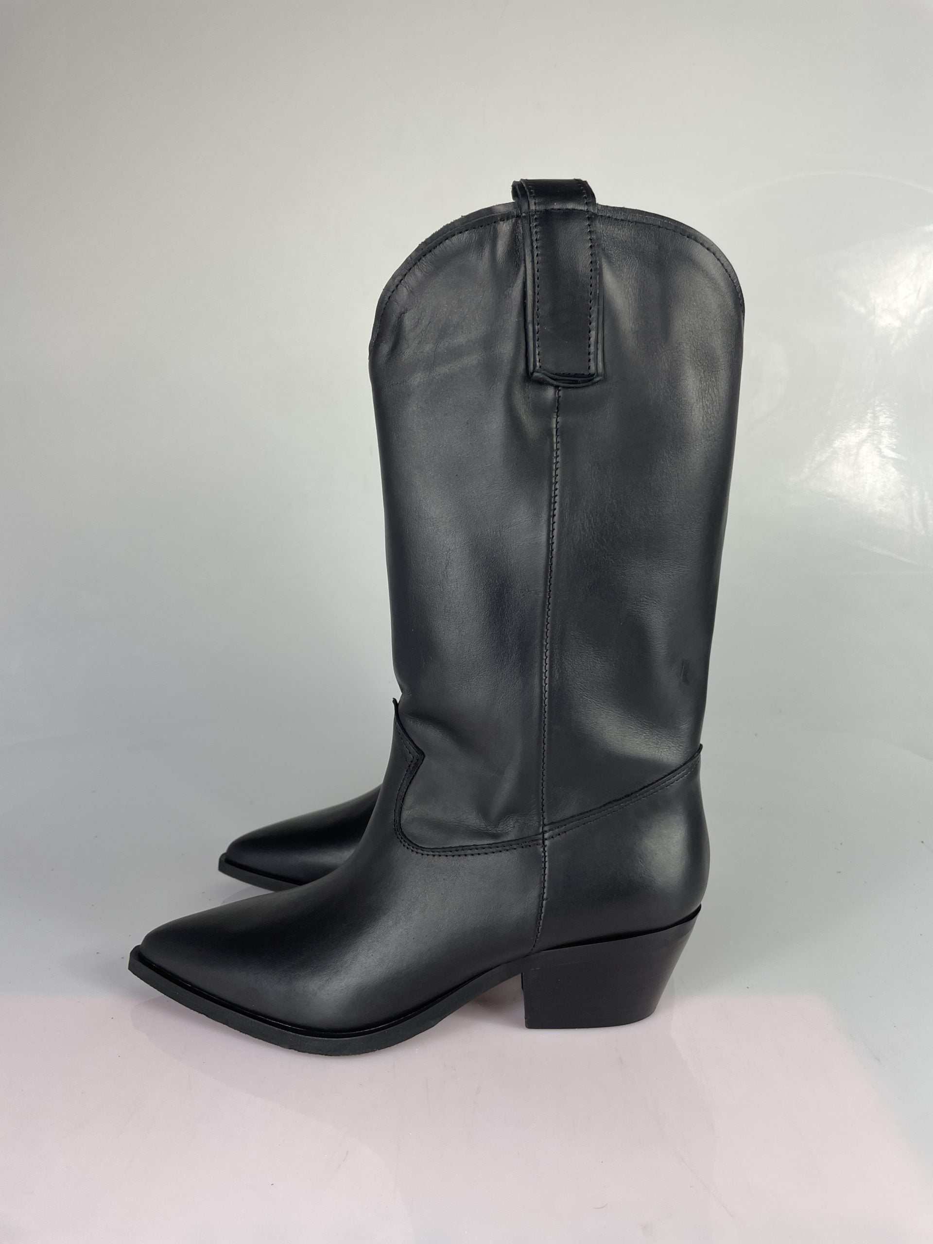 Old West Basic Black Leather