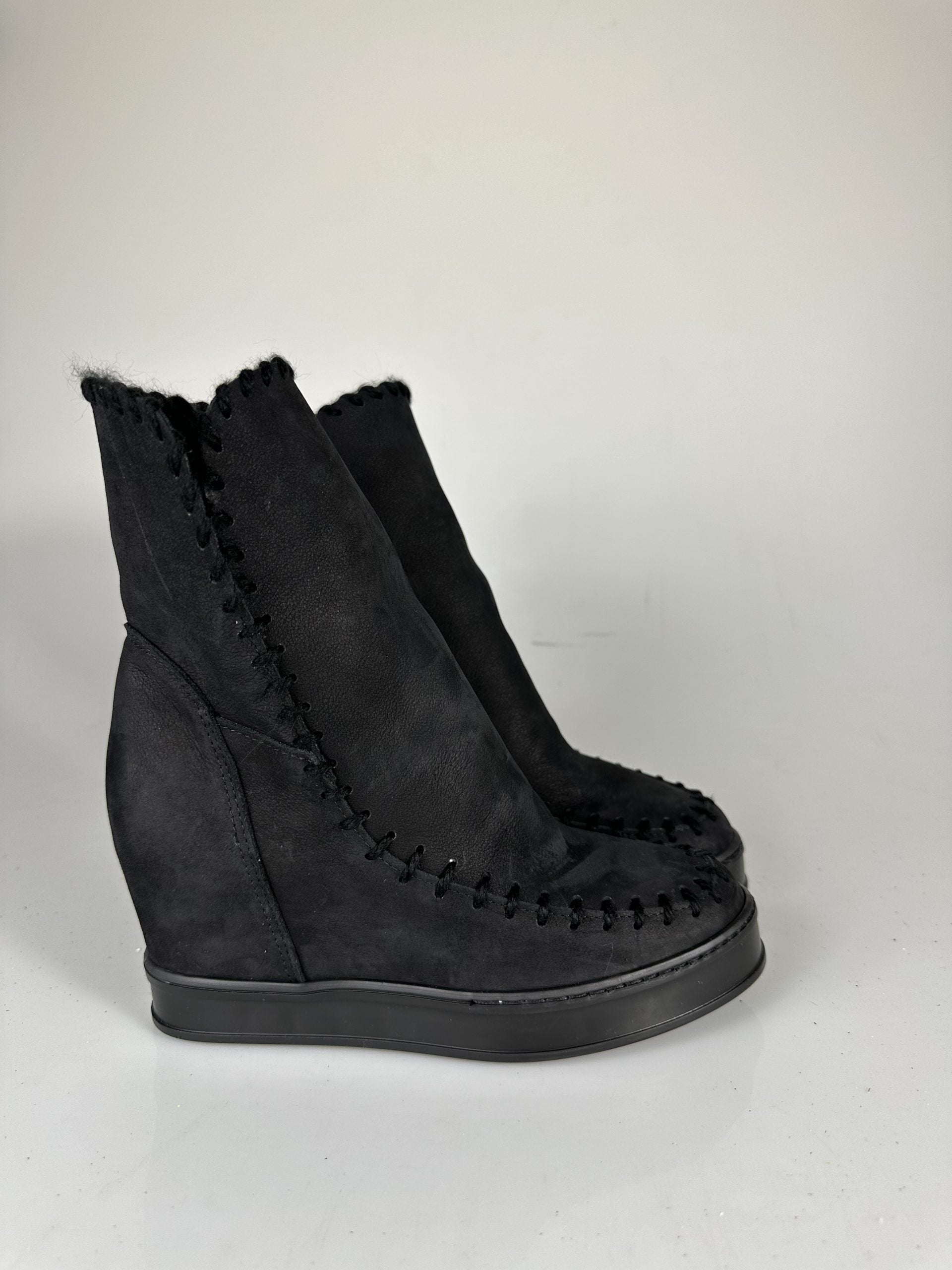 Louu nabook black black sole NEW