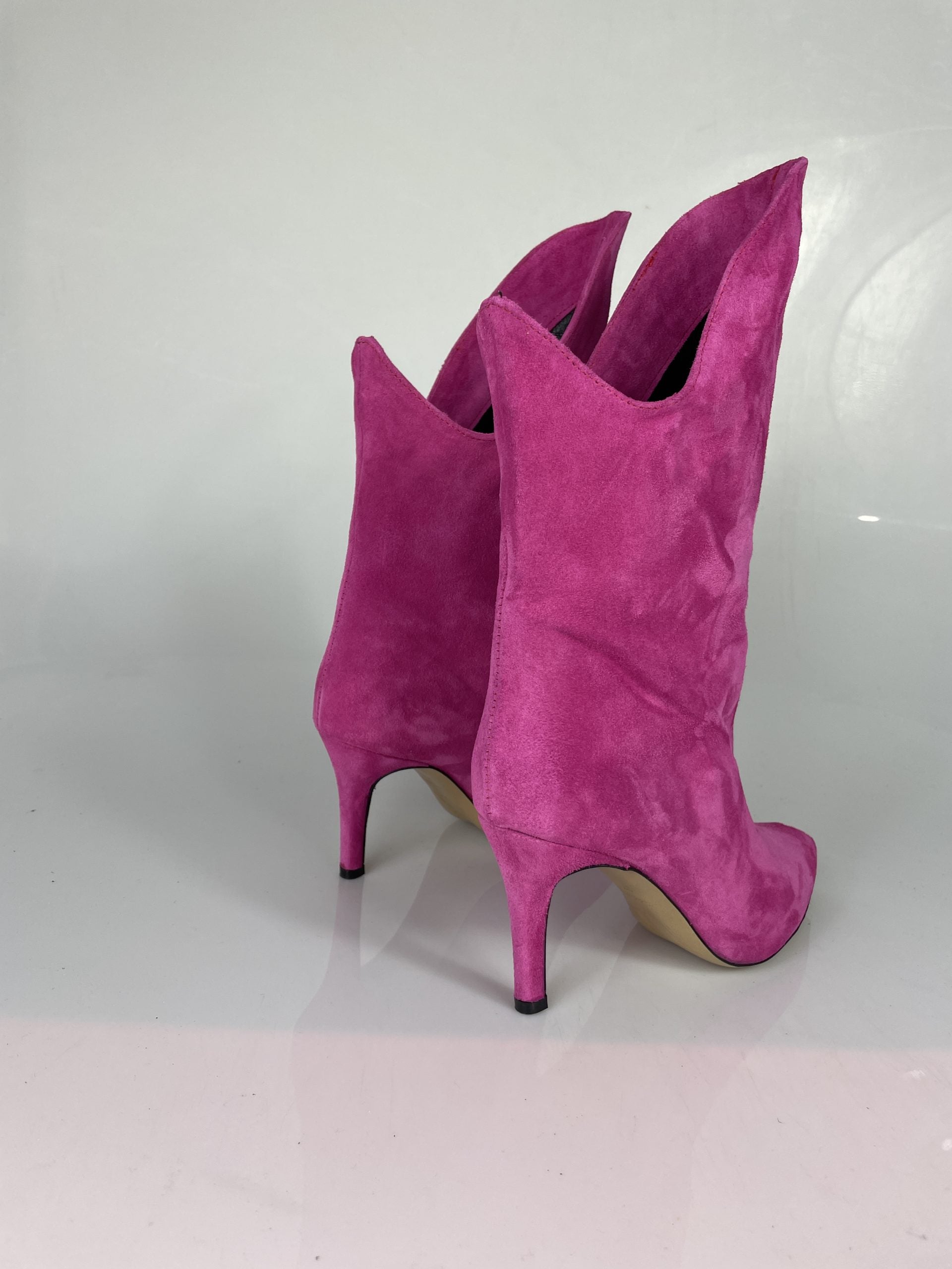 Gilda9 fuchsia suede