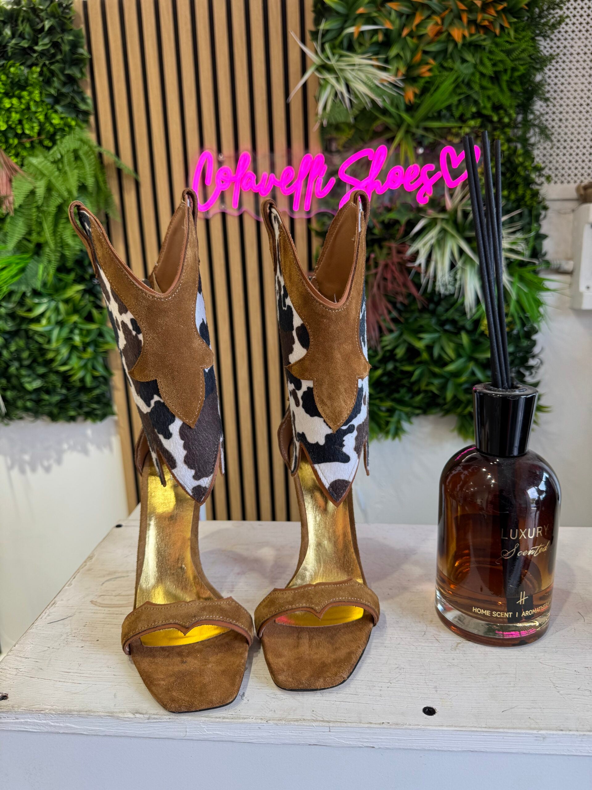 Dubai cam leather rip cow