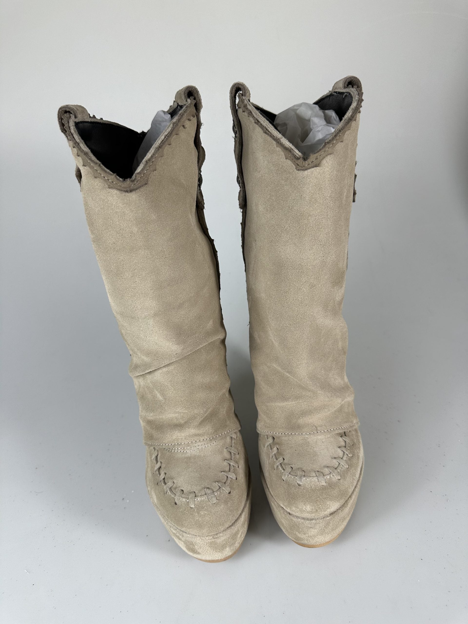 Carmensita Euphoria mid cam beige básico primer plano