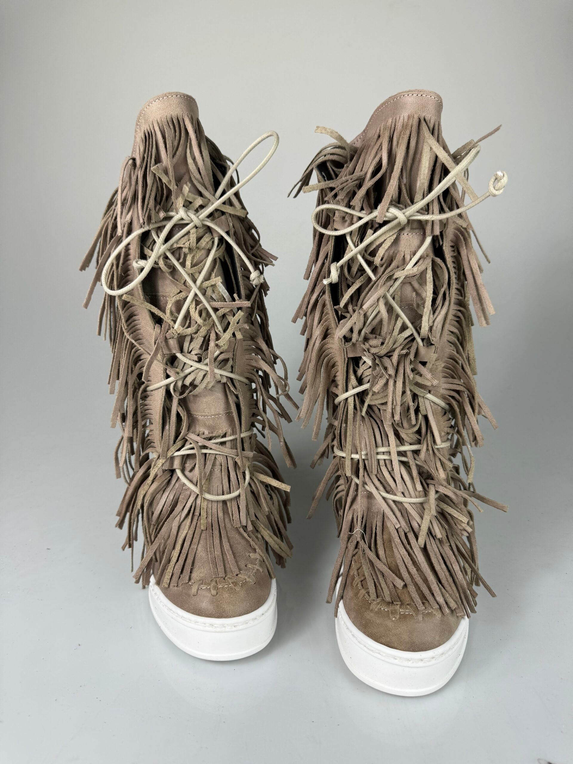 Regolar pelle slavata beige 2024