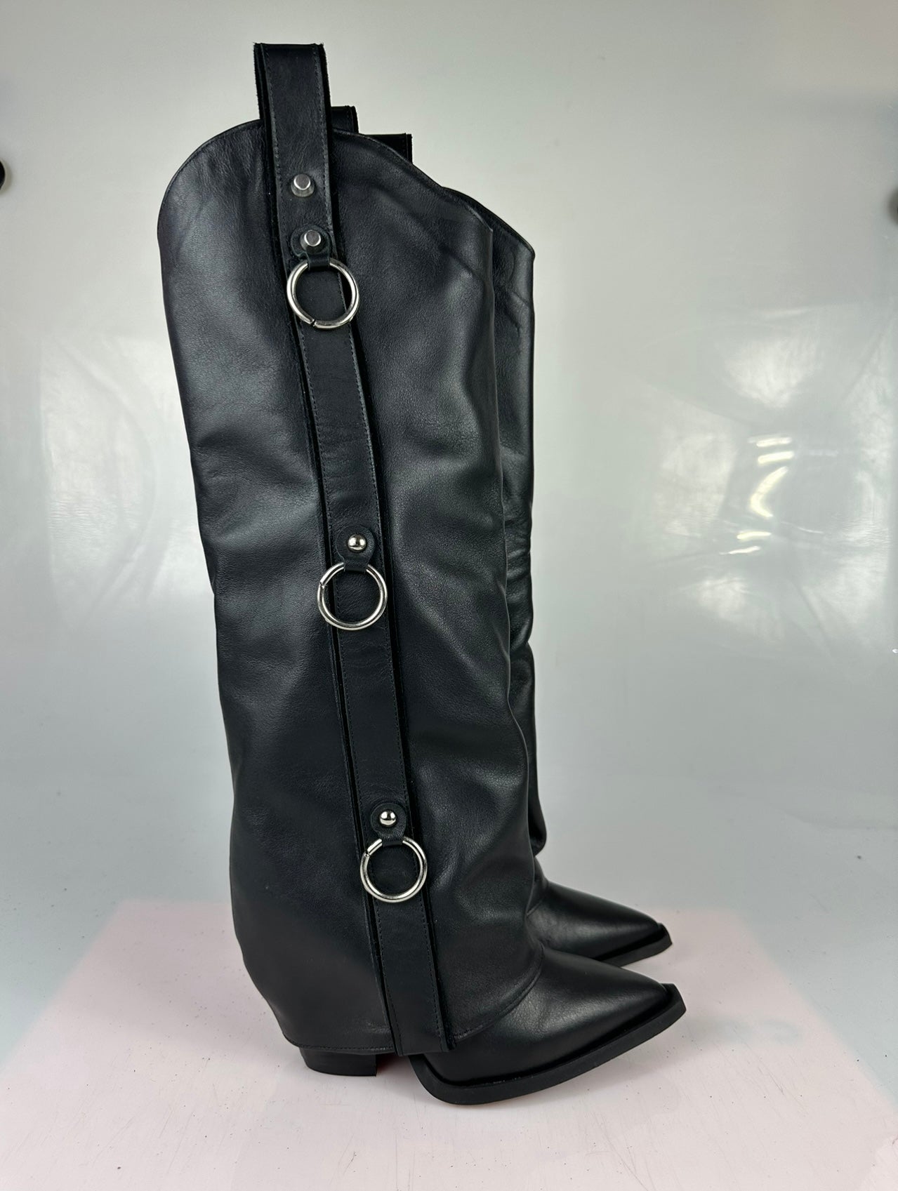 Esther black leather 