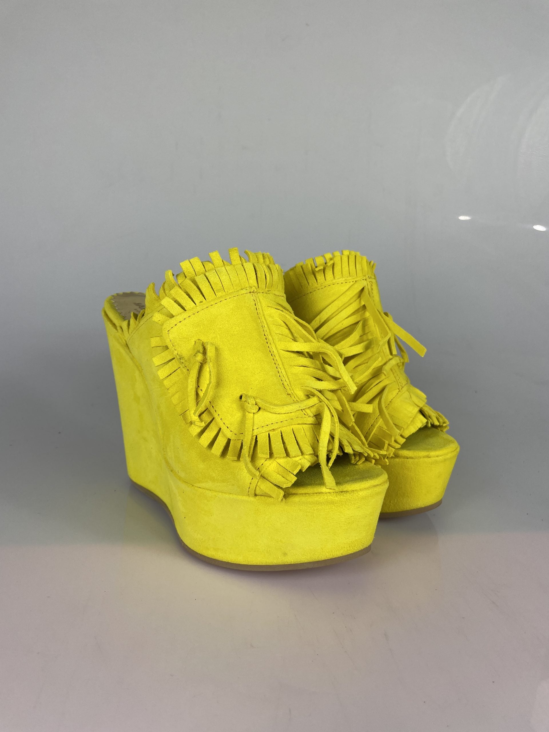 Carmensita harmony yellow suede