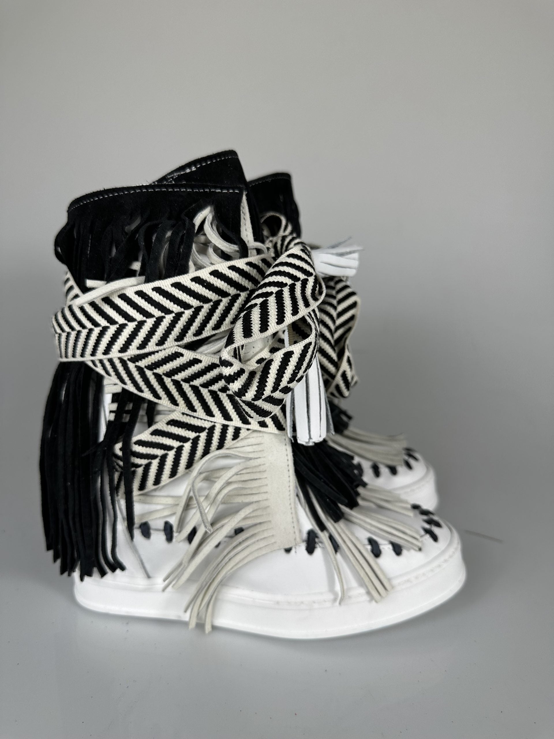 full up fantasy leather white rip black