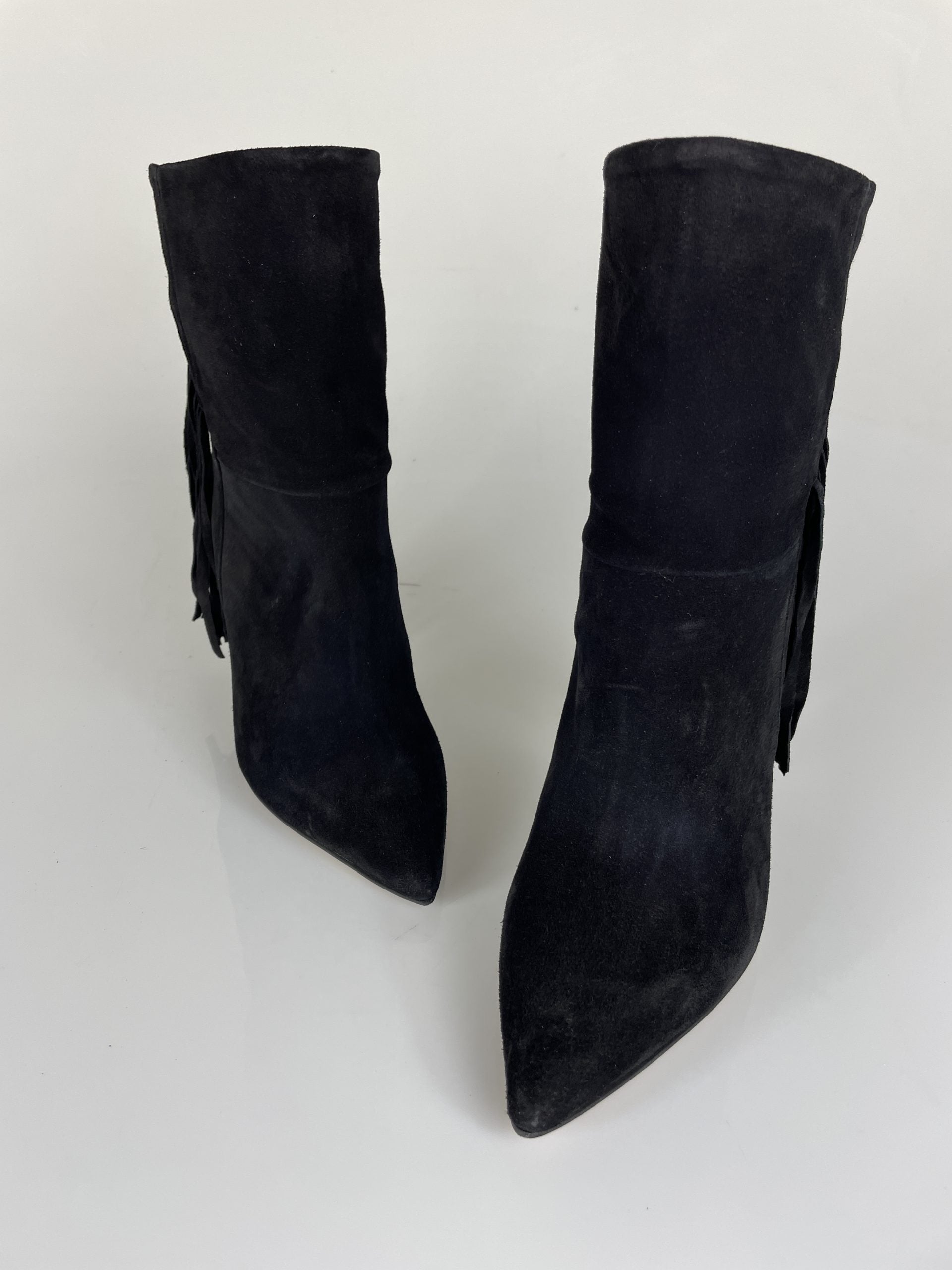 Cesarino black suede