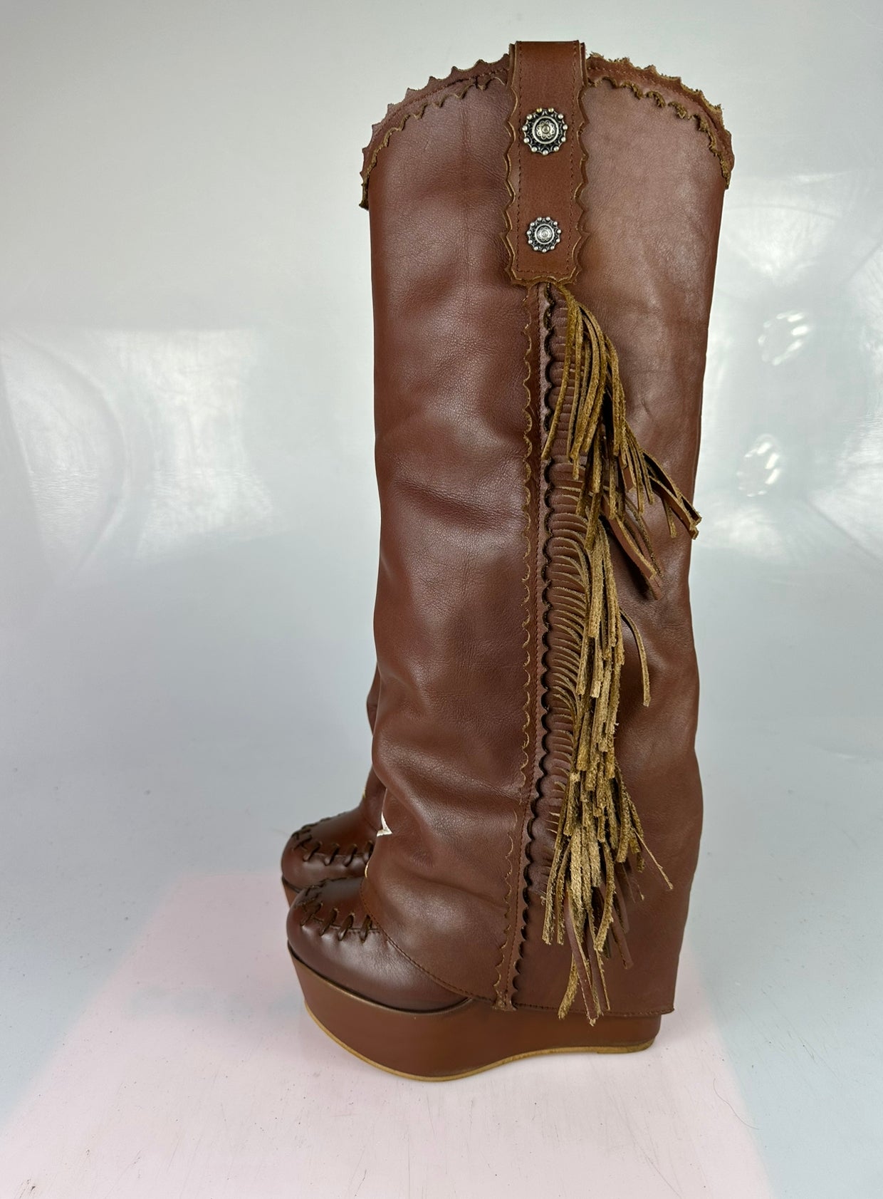 Carmensita euphoria brown leather closed toe