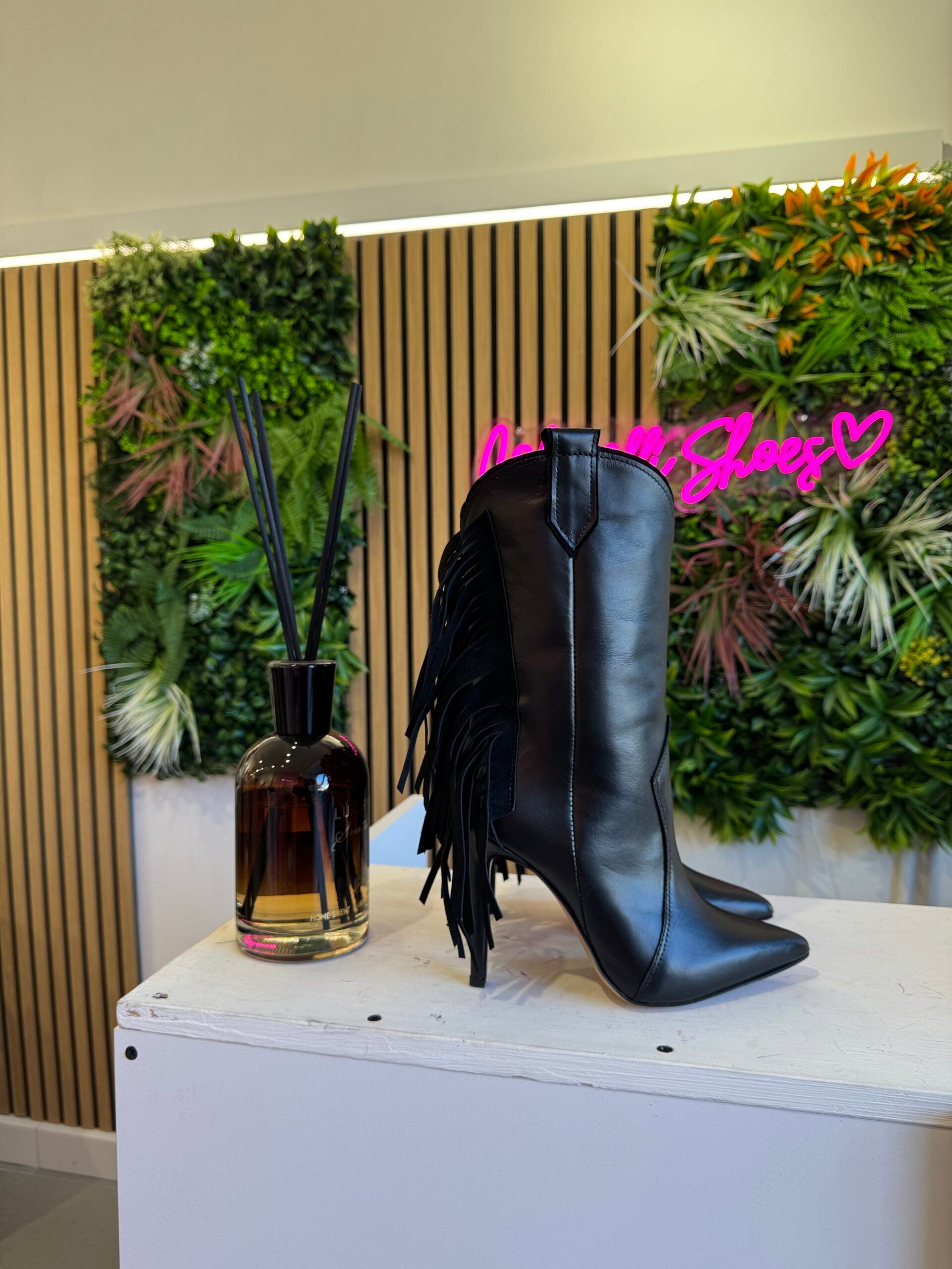 Ibiza black leather