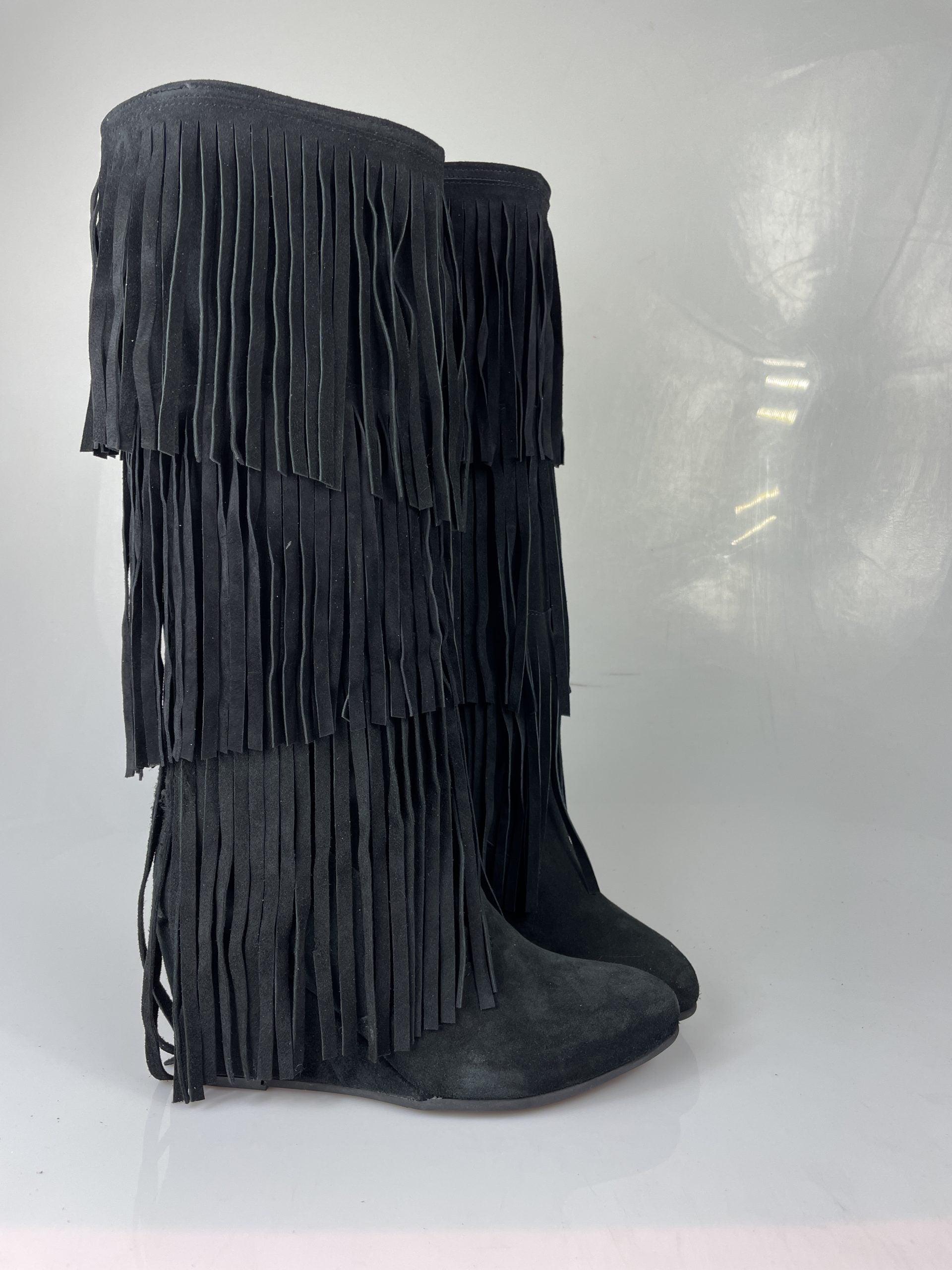 Marvin black suede