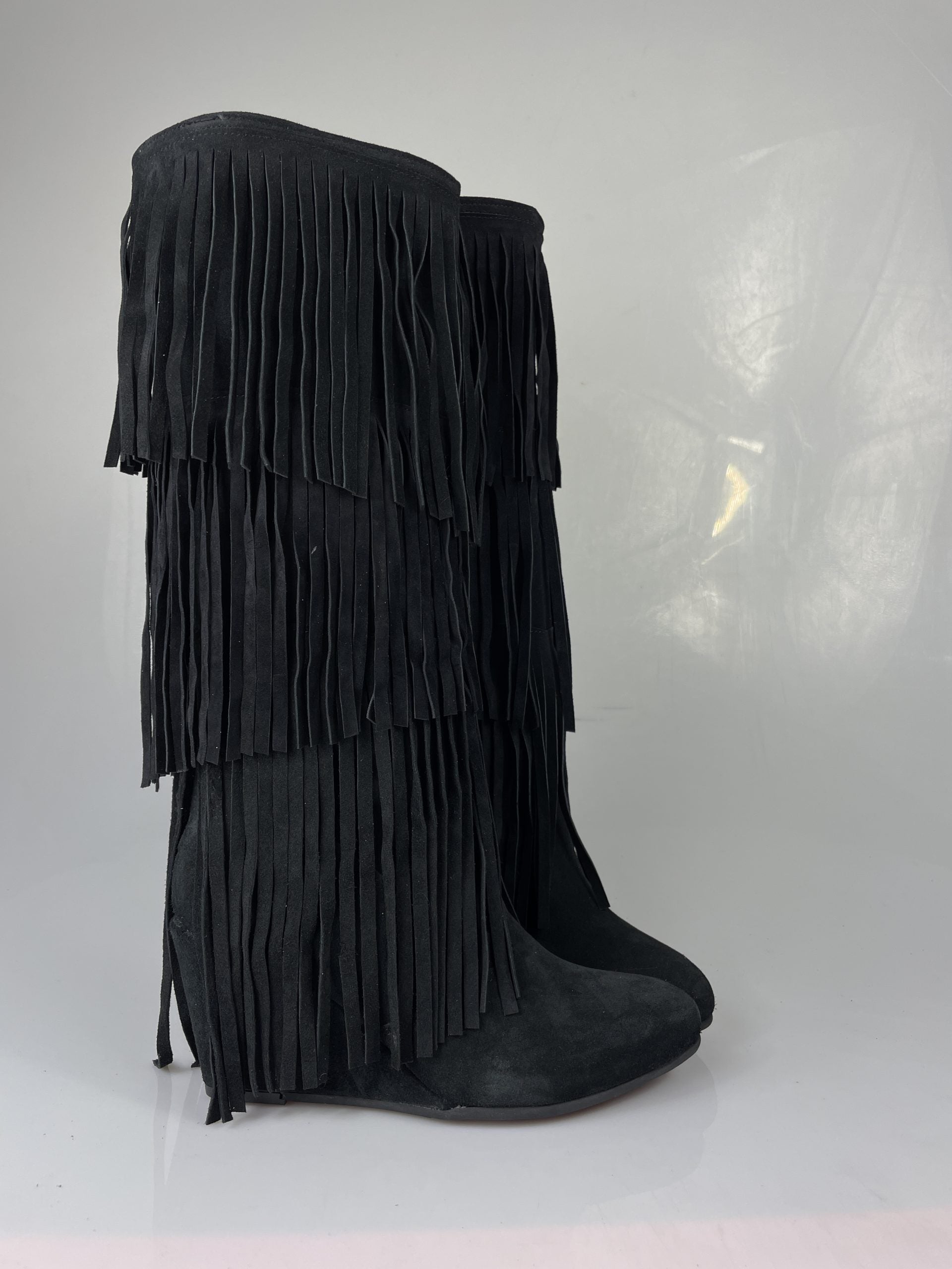 Marvin black suede