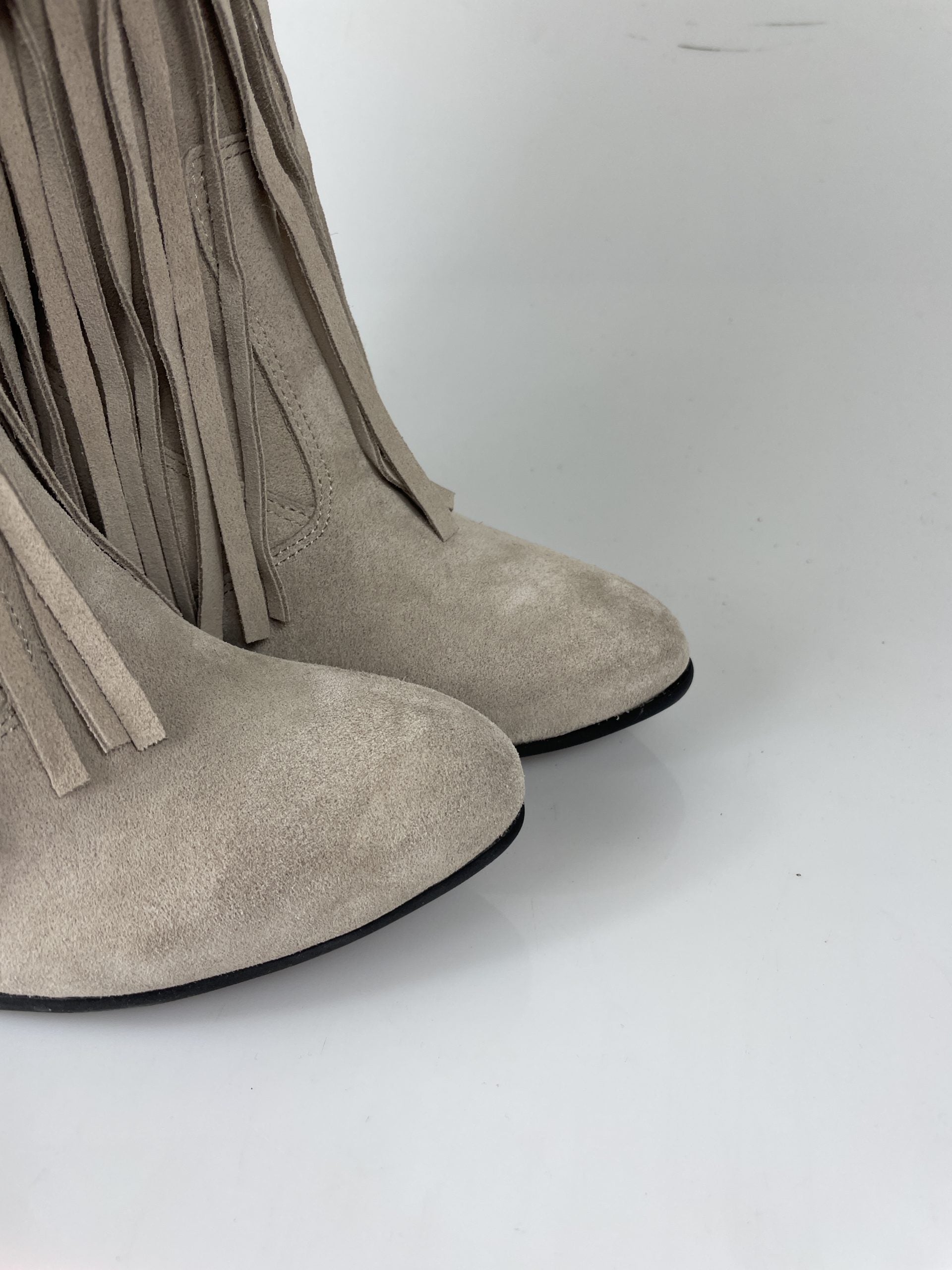 Marvin beige suede