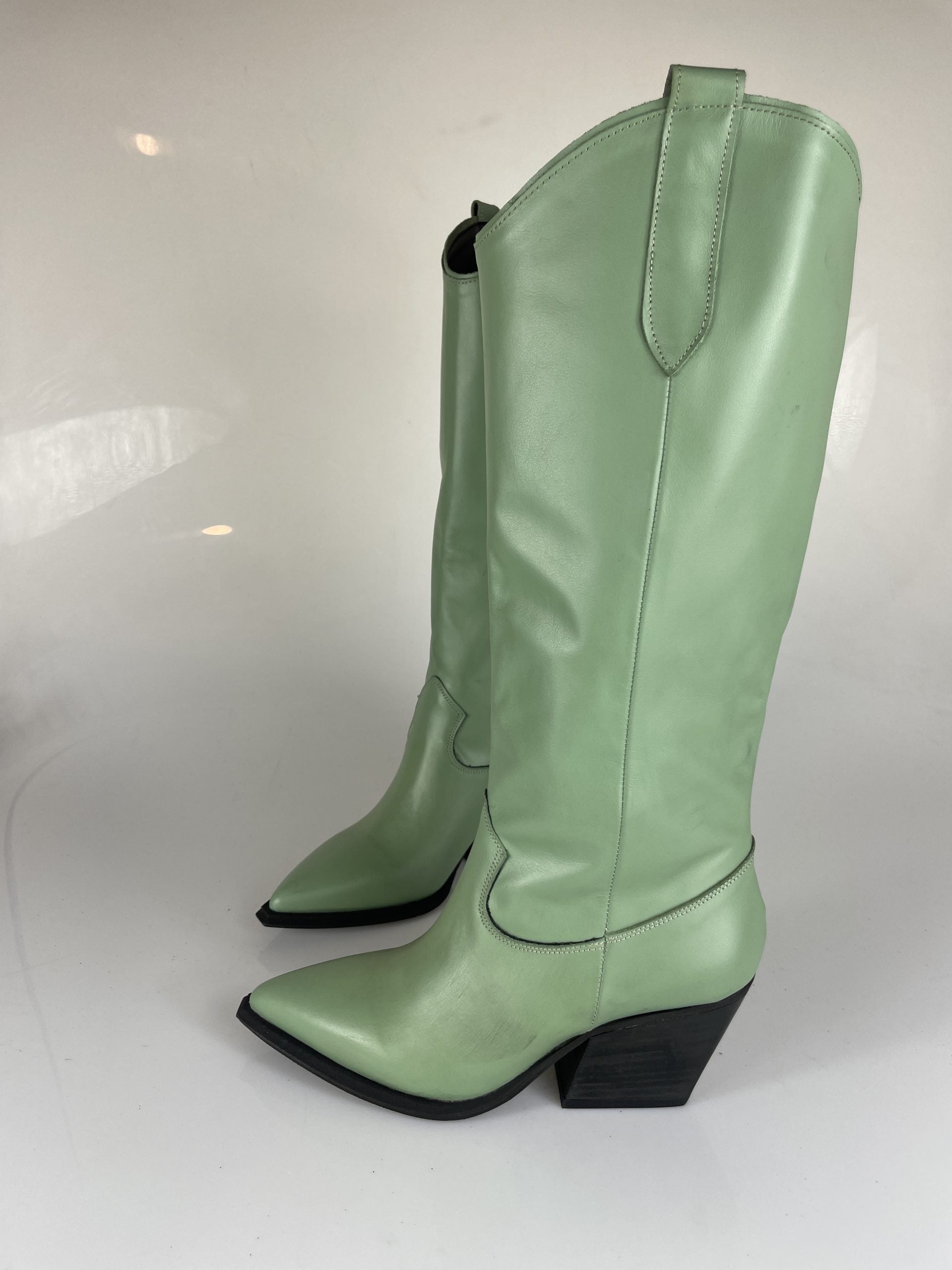 Ascanio Green Skin