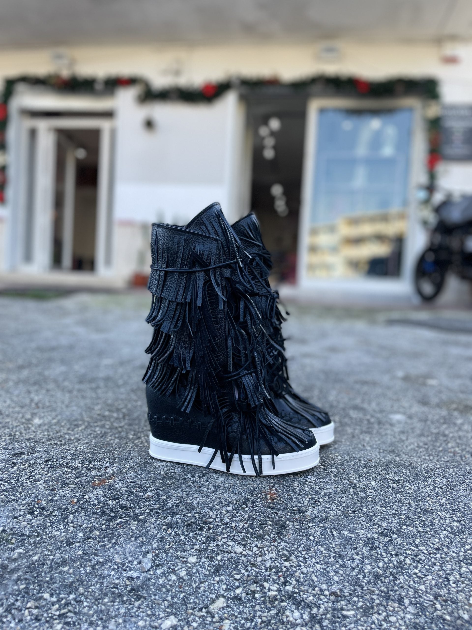 Regular black leather