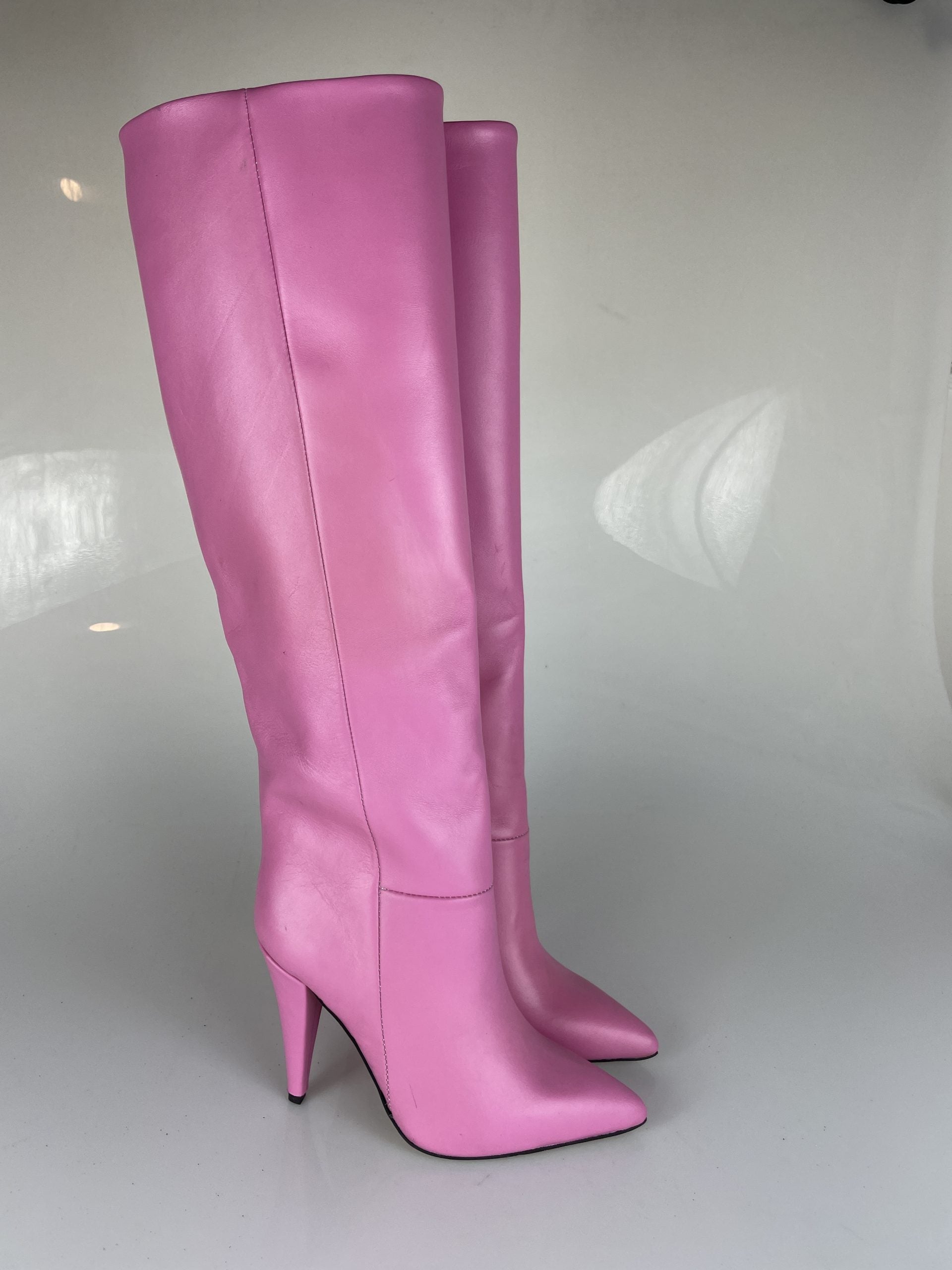 Caesar pink skin 1578