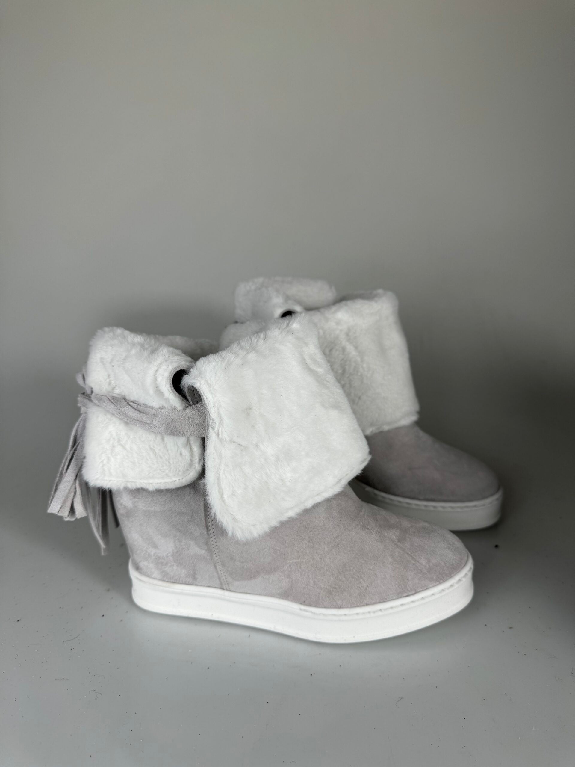 Bobo plush grey fur ice