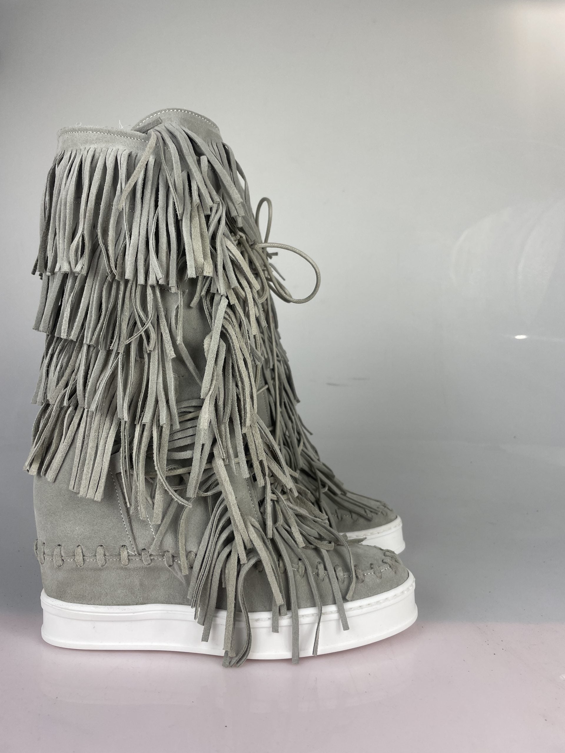 Regolar camoscio grigio