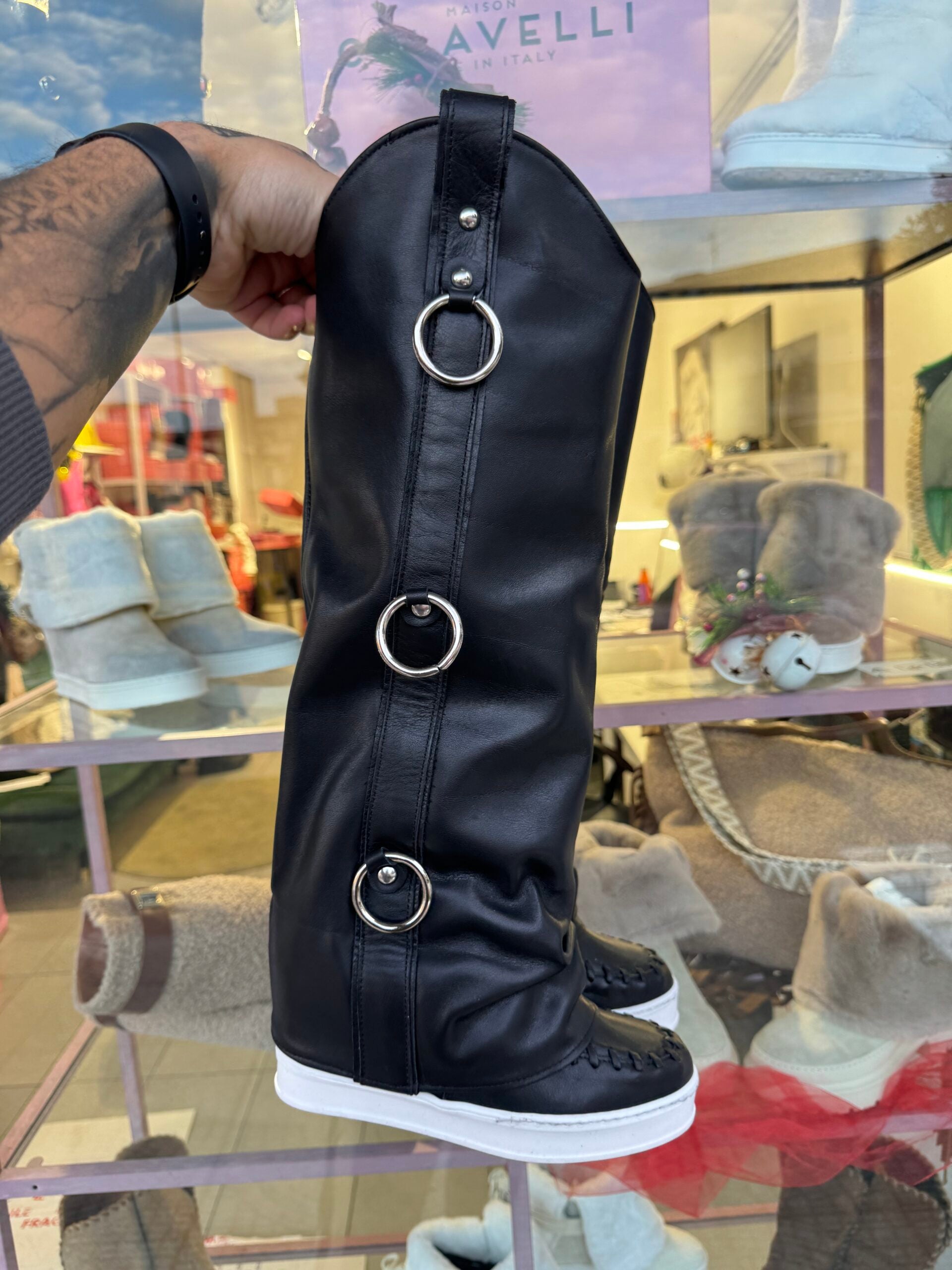 Esther full up black leather