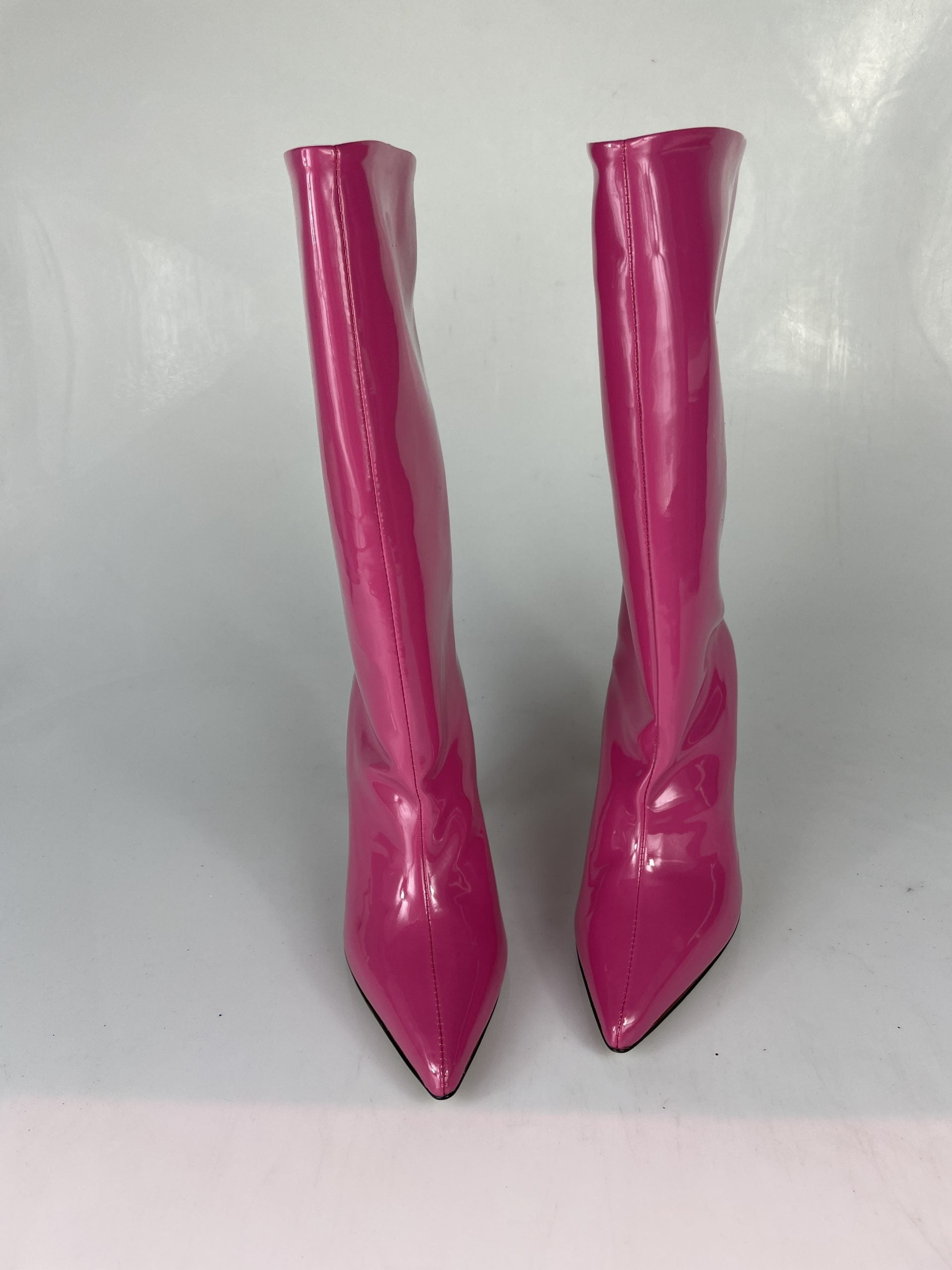 Cesare mid fuchsia paint