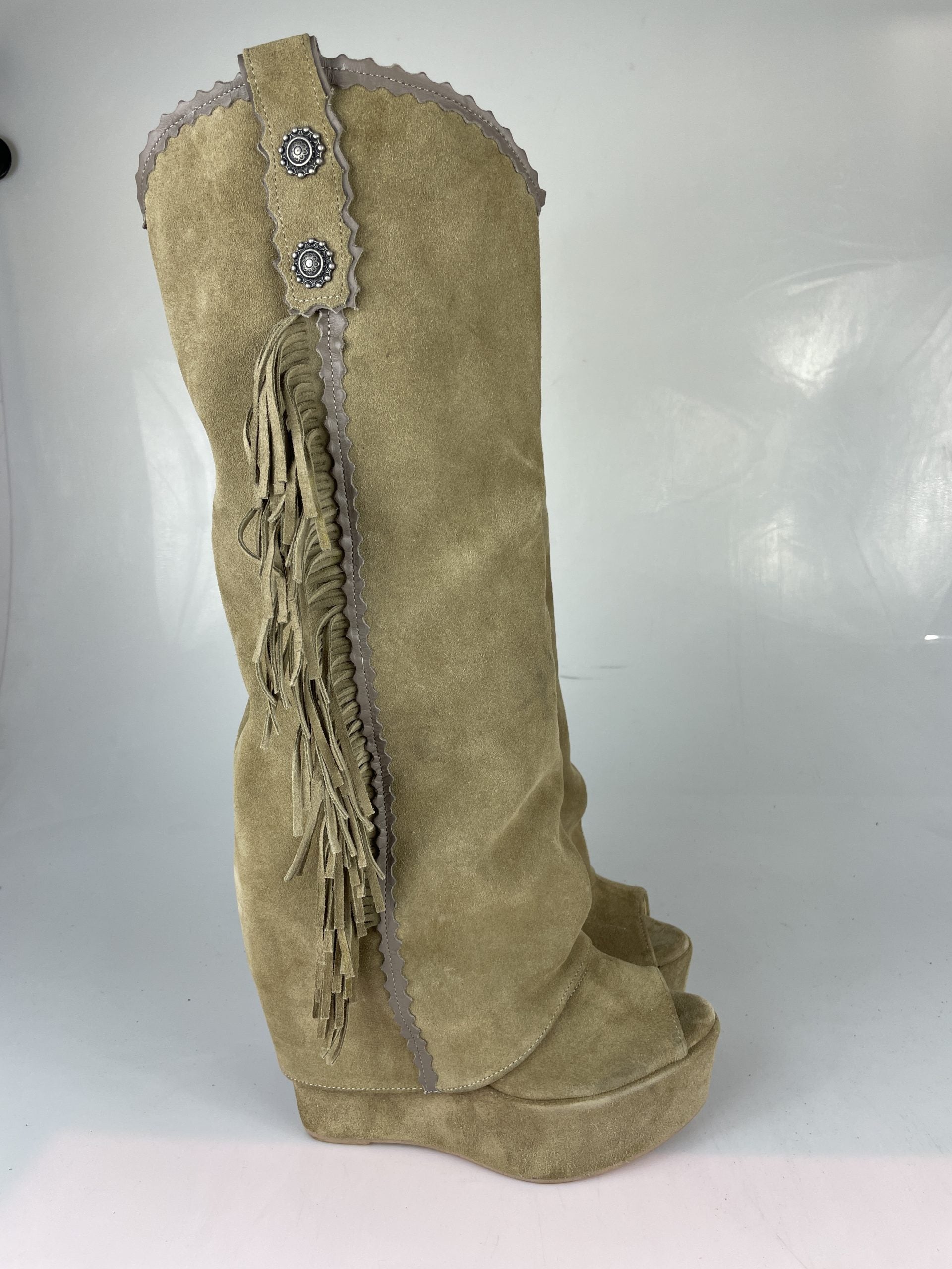 Carmensita euforia ante beige