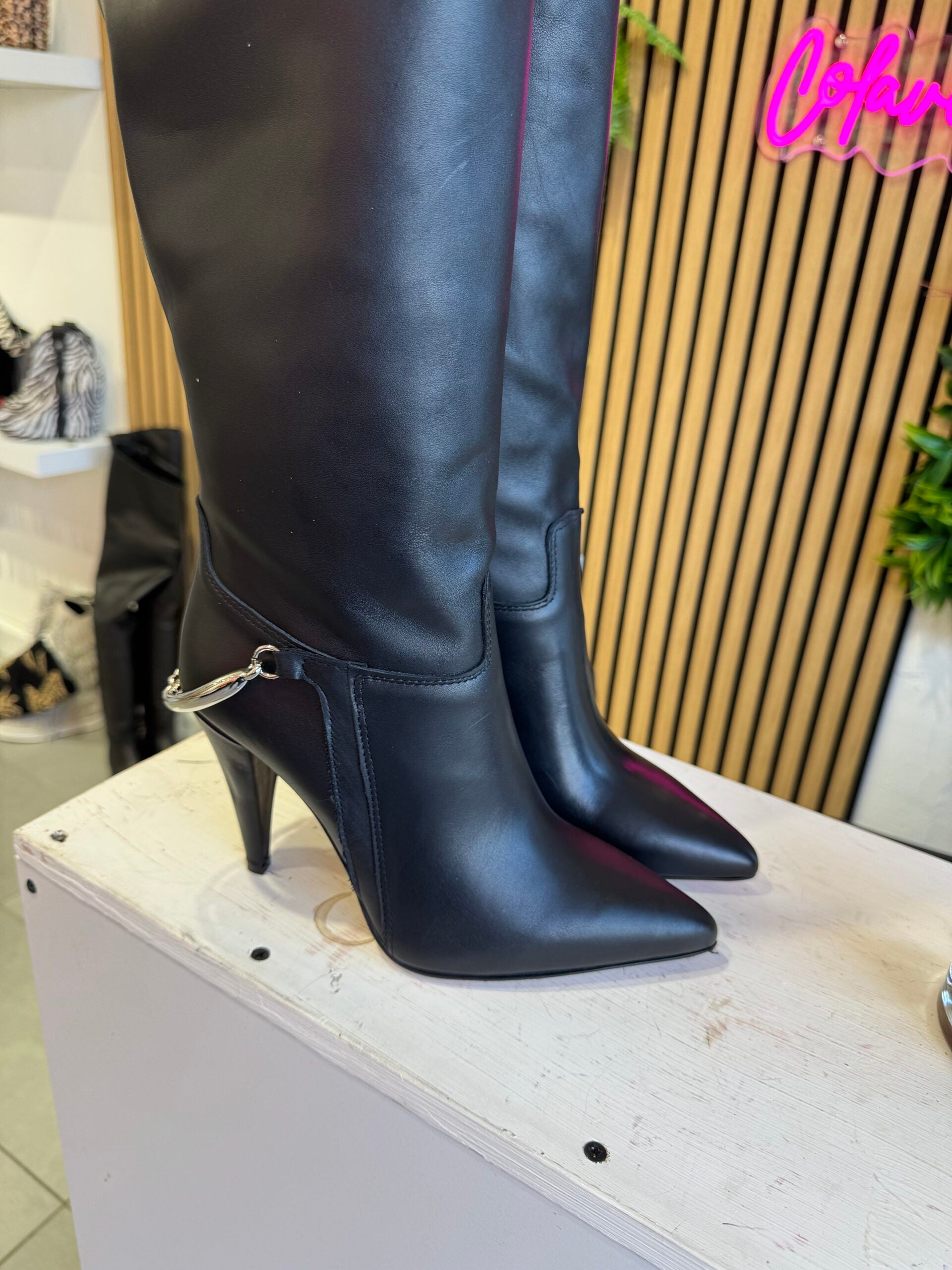 Paris Cesare 259 black leather