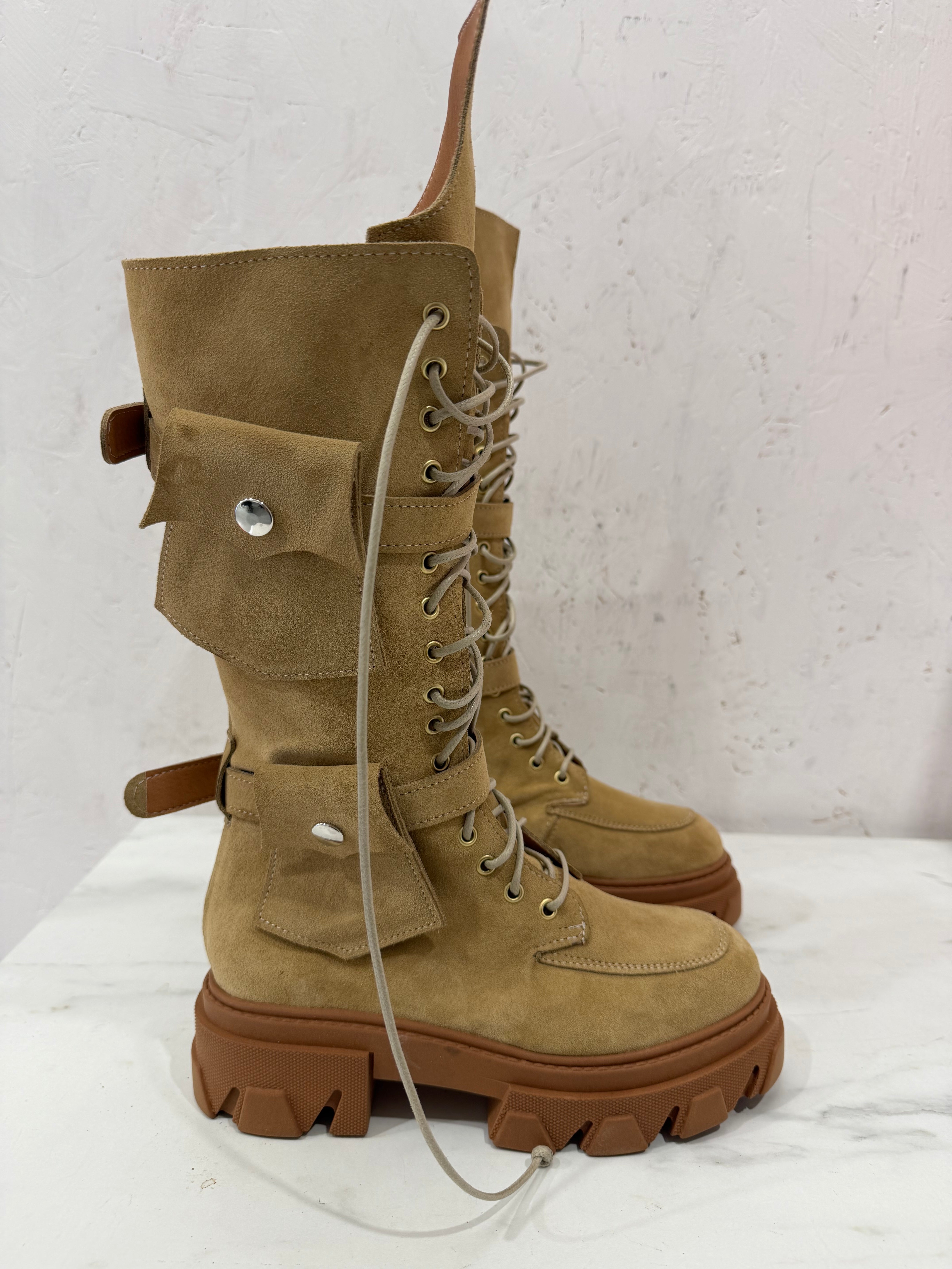 Wake1 cam biscotto lingua alta