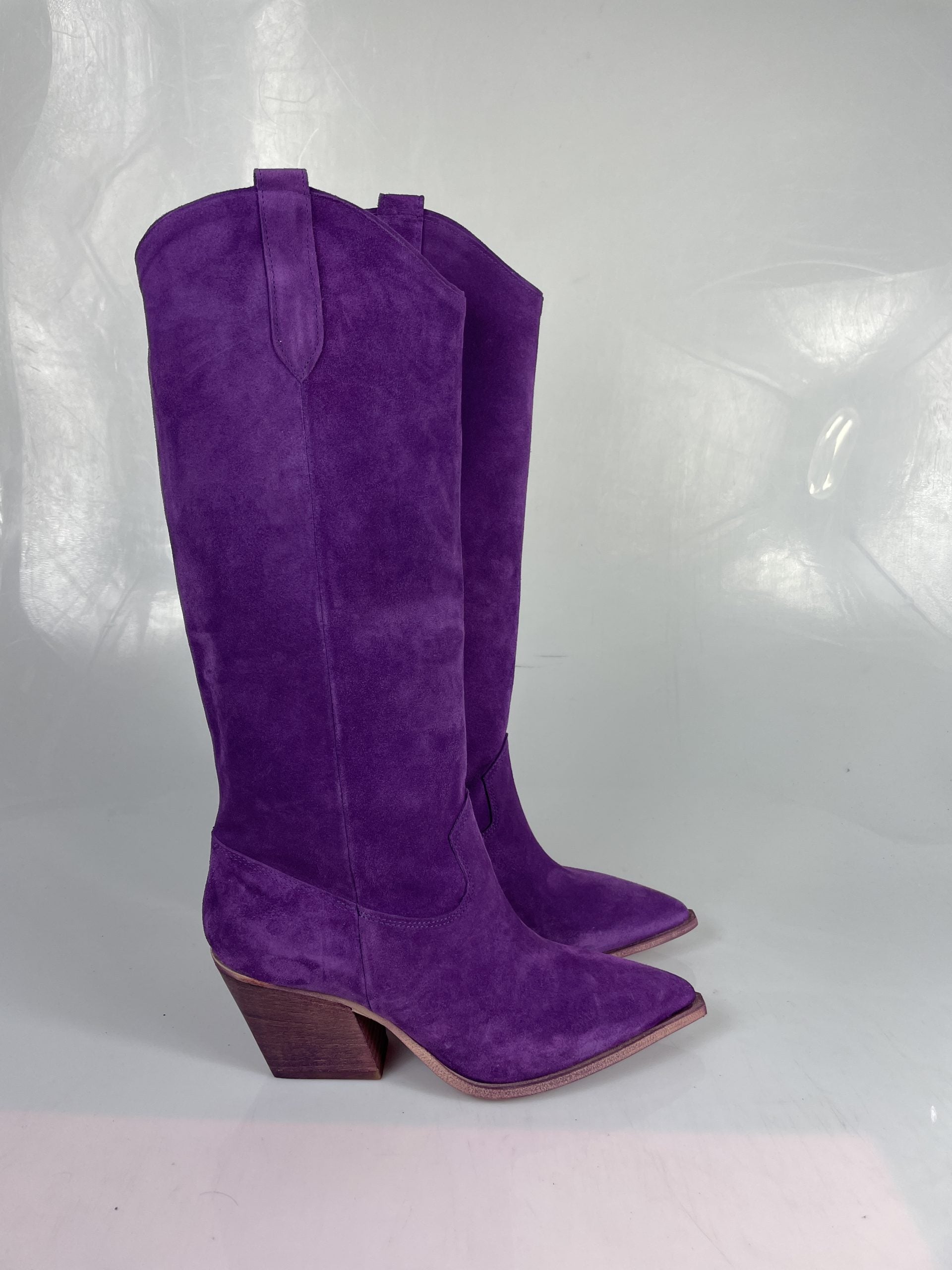Irene Ascanio purple cam