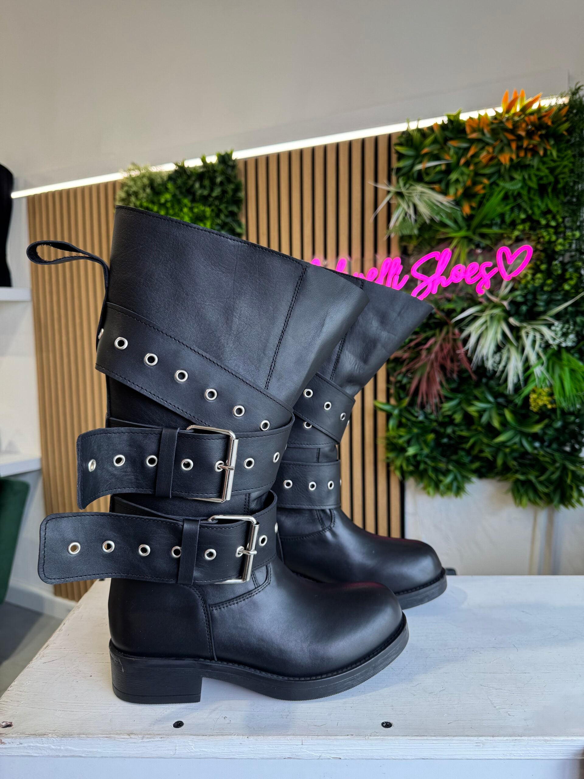 Harley vale black leather